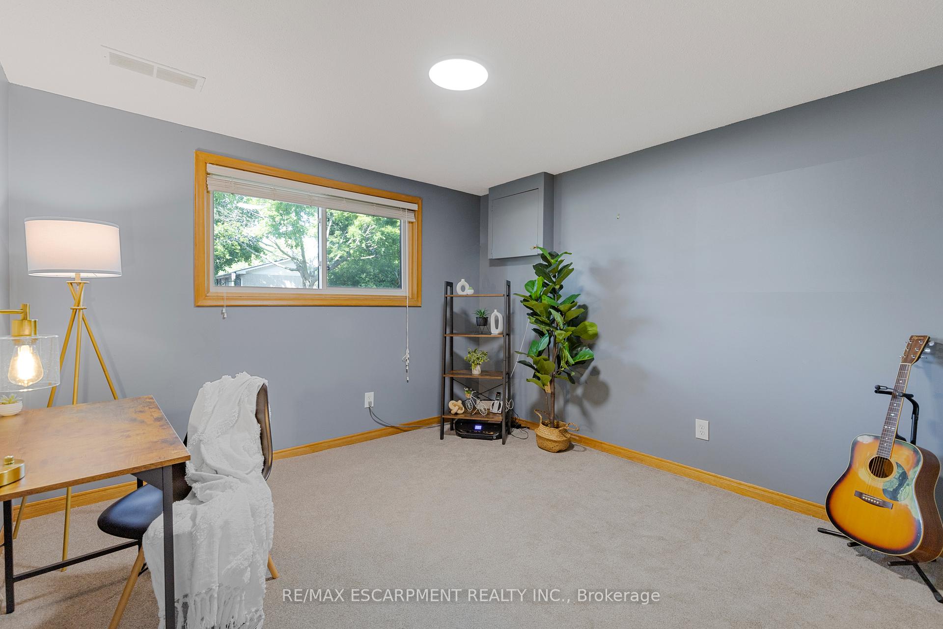 Photo 27 of 37 Glenvale Drive, Hamilton, Gilkson — HOMEH