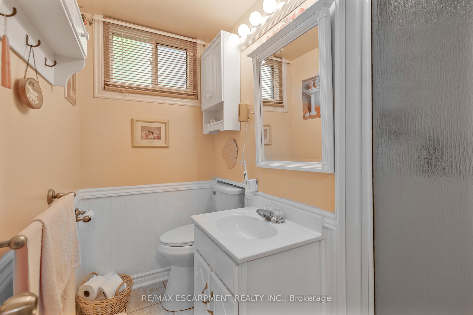 Photo 29 of 37 Glenvale Drive, Hamilton, Gilkson — HOMEH