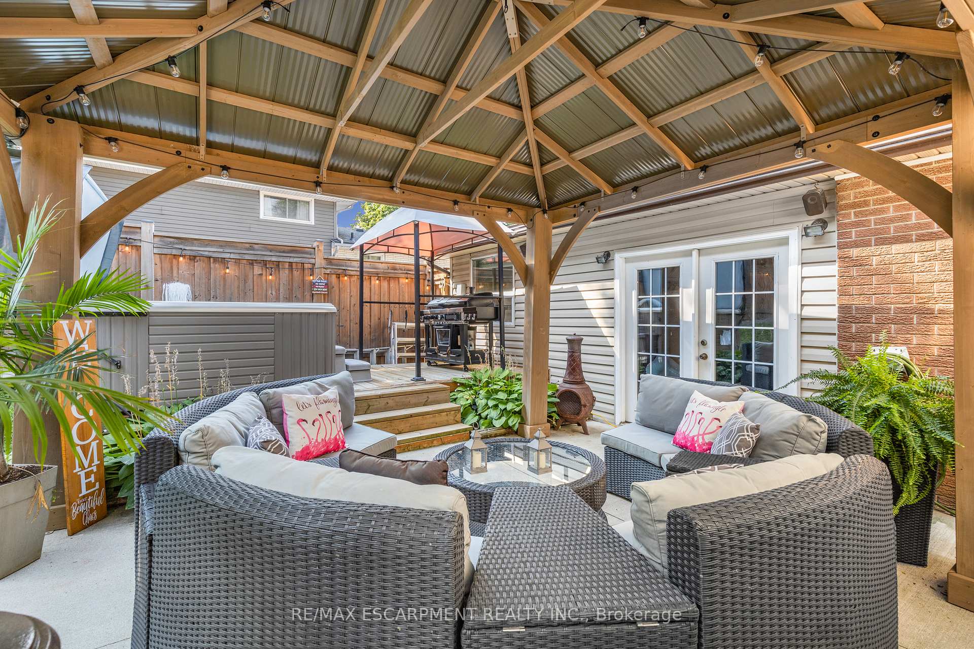 Photo 32 of 37 Glenvale Drive, Hamilton, Gilkson — HOMEH