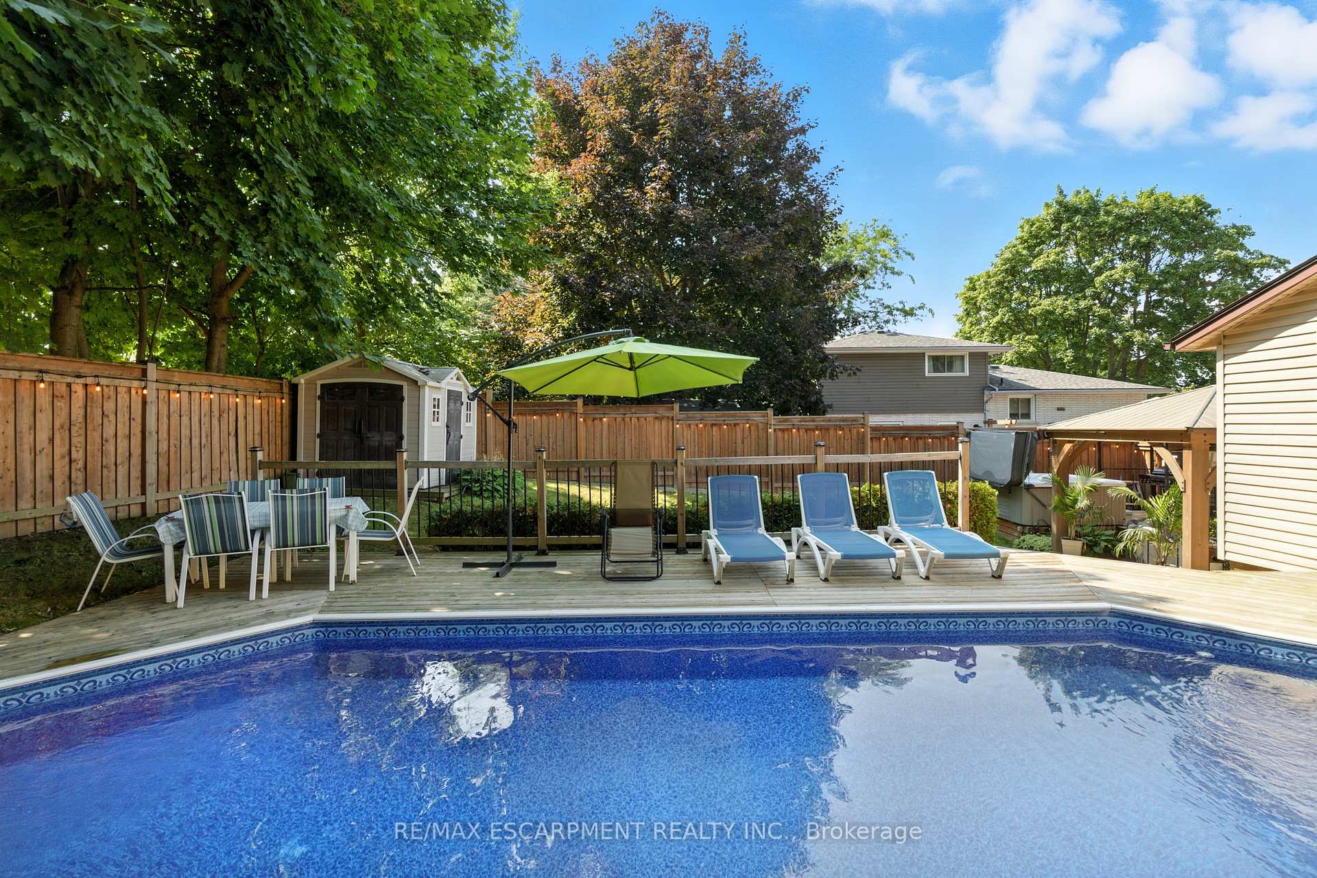Photo 44 of 37 Glenvale Drive, Hamilton, Gilkson — HOMEH