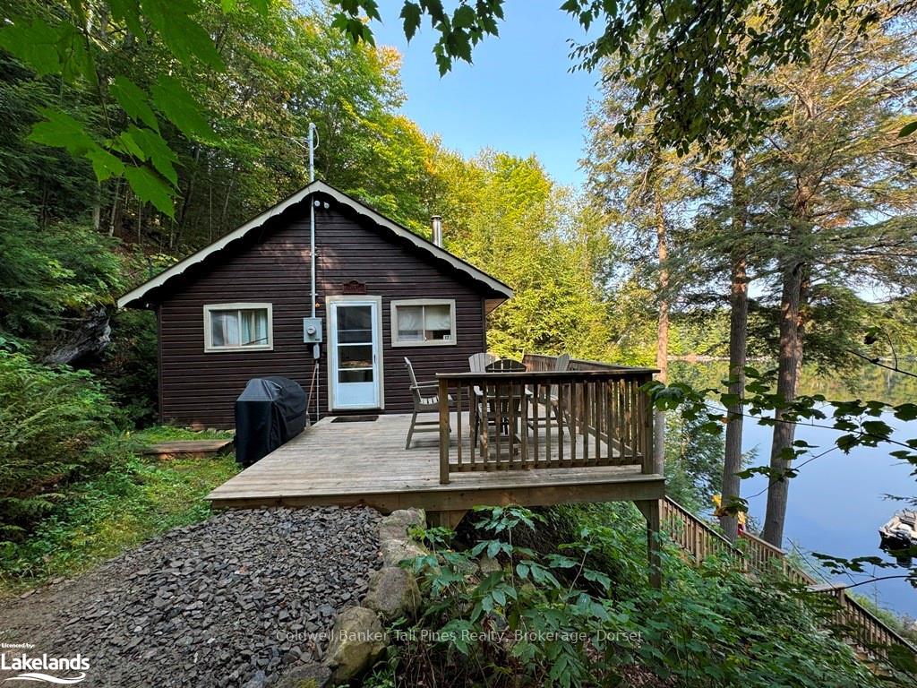 Photo 4 of 1023 Twilight Close W, Algonquin Highlands, McClintock — HOMEH