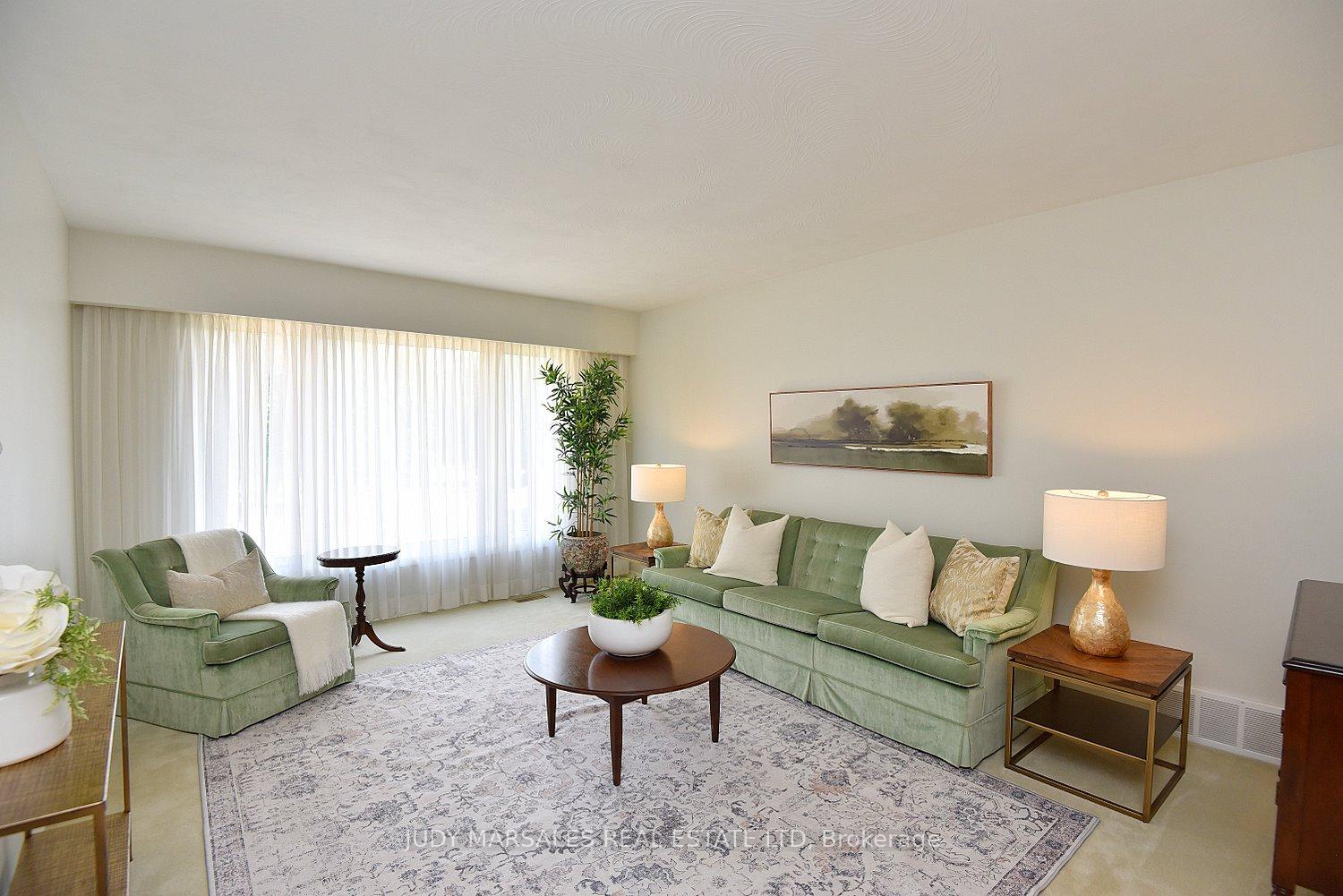 Photo 11 of 14 Hilltop Place, Hamilton, Dundas — HOMEH