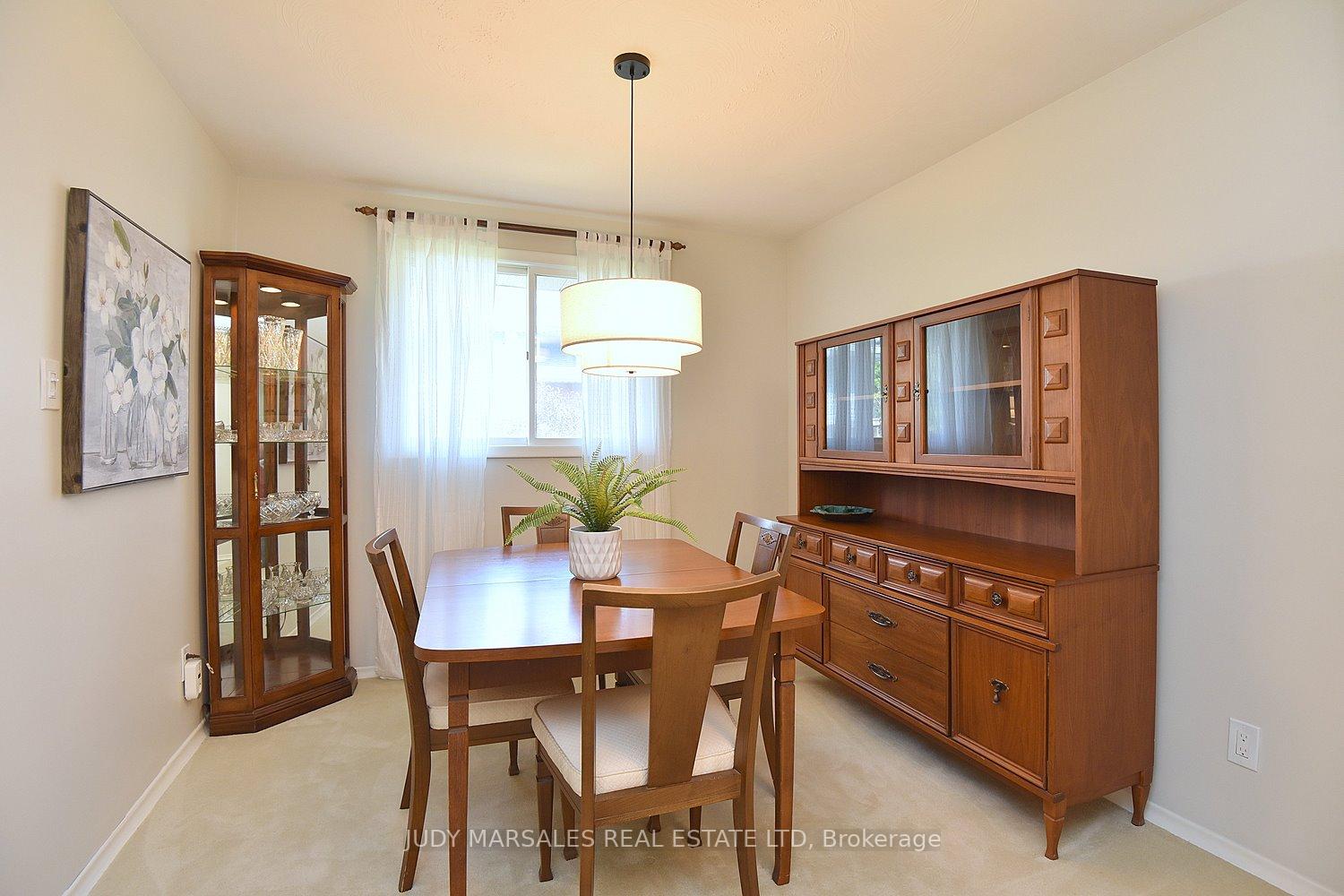 Photo 13 of 14 Hilltop Place, Hamilton, Dundas — HOMEH