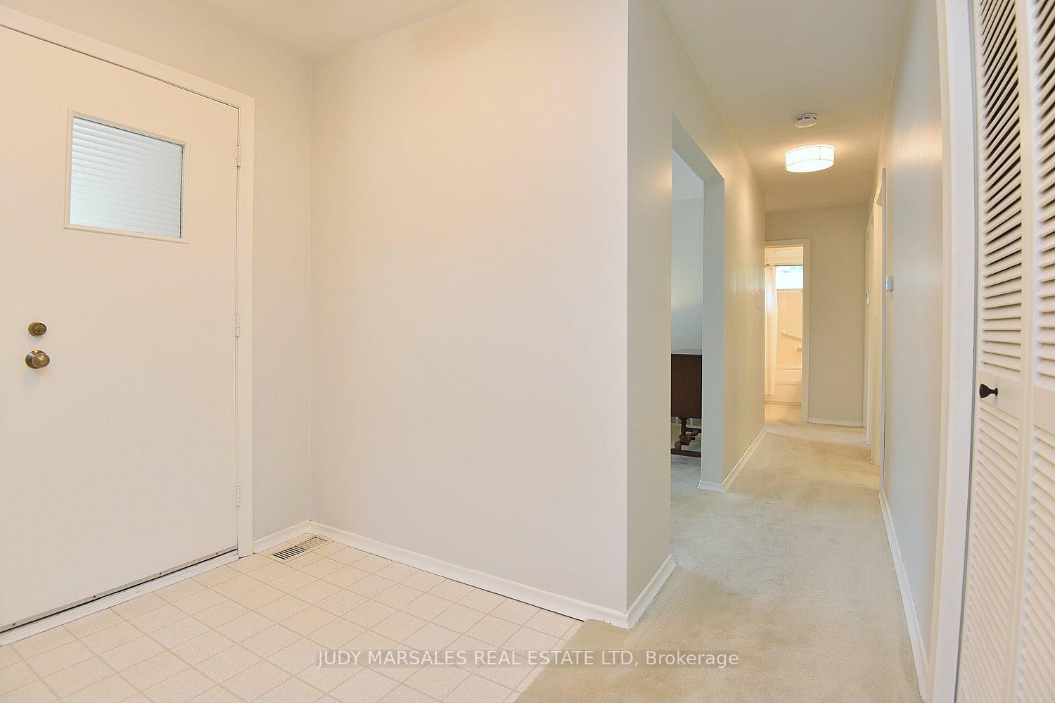 Photo 18 of 14 Hilltop Place, Hamilton, Dundas — HOMEH