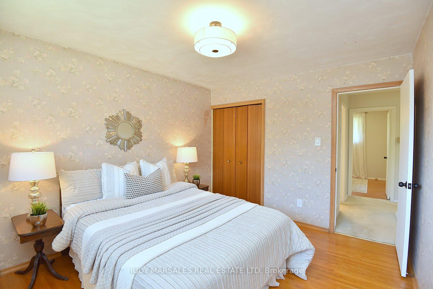 Photo 19 of 14 Hilltop Place, Hamilton, Dundas — HOMEH