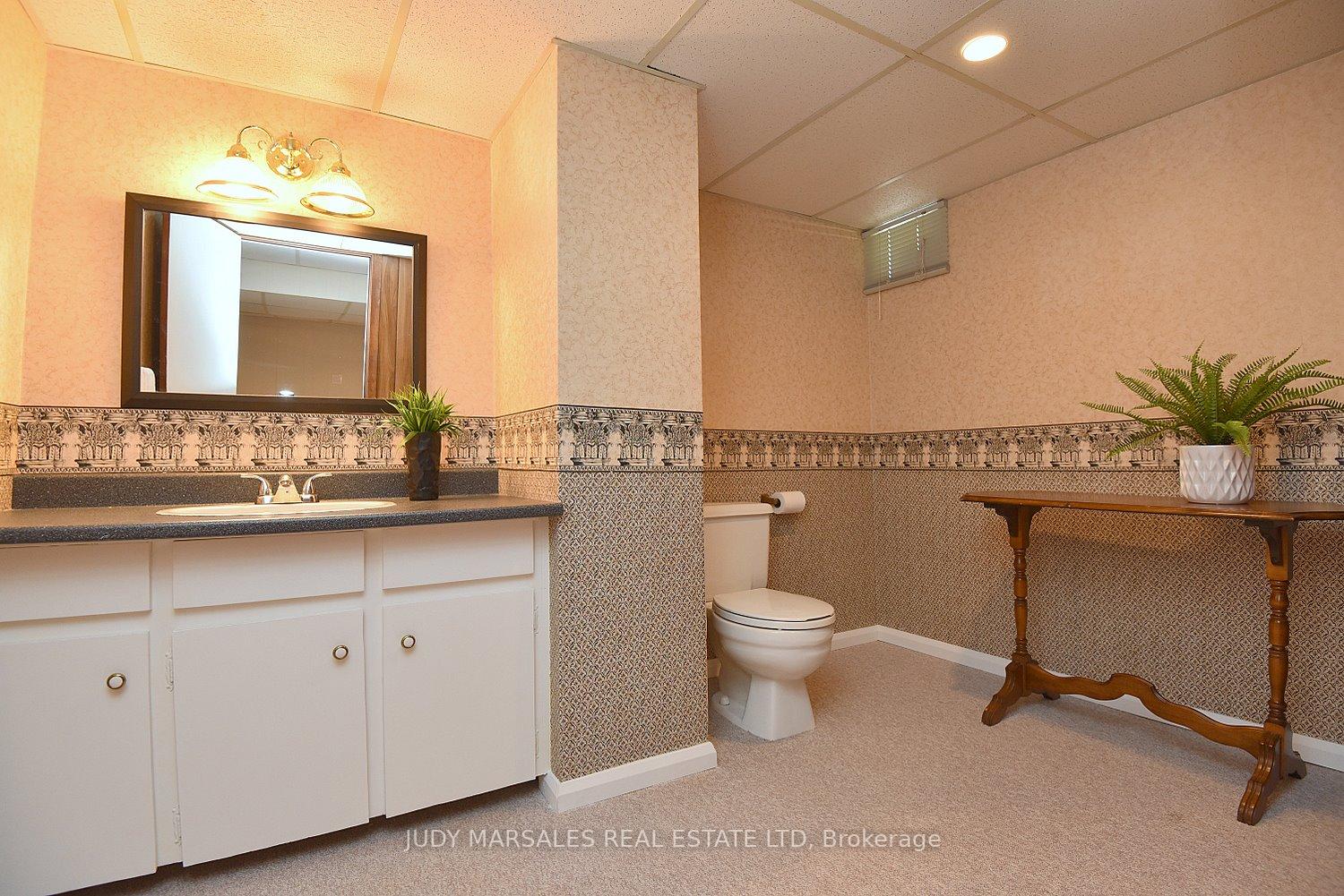 Photo 25 of 14 Hilltop Place, Hamilton, Dundas — HOMEH