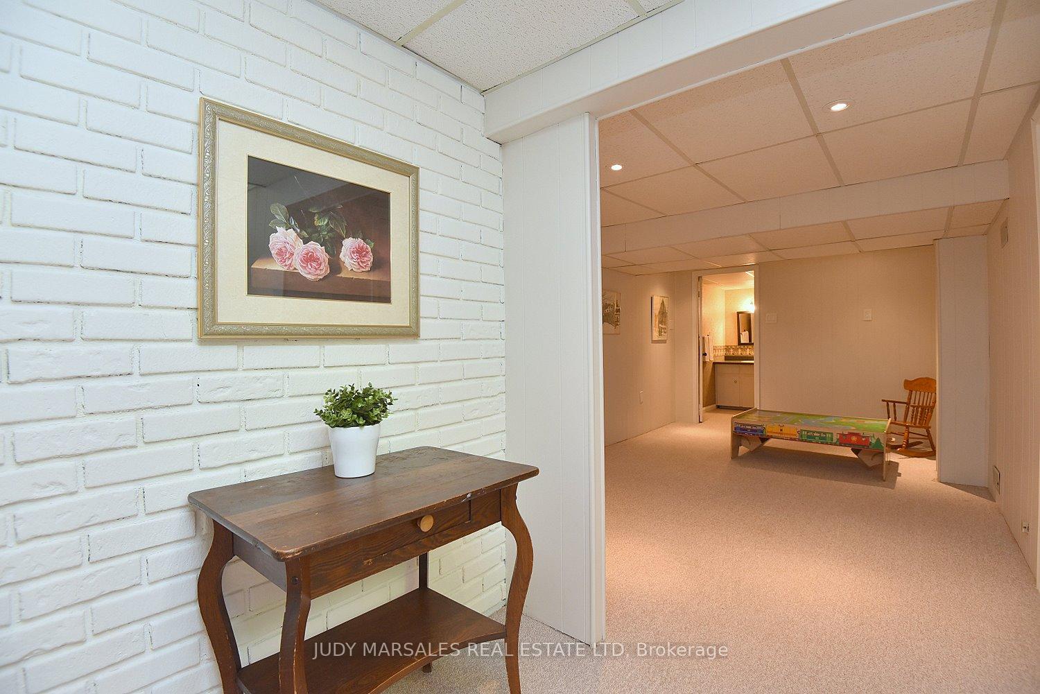 Photo 27 of 14 Hilltop Place, Hamilton, Dundas — HOMEH