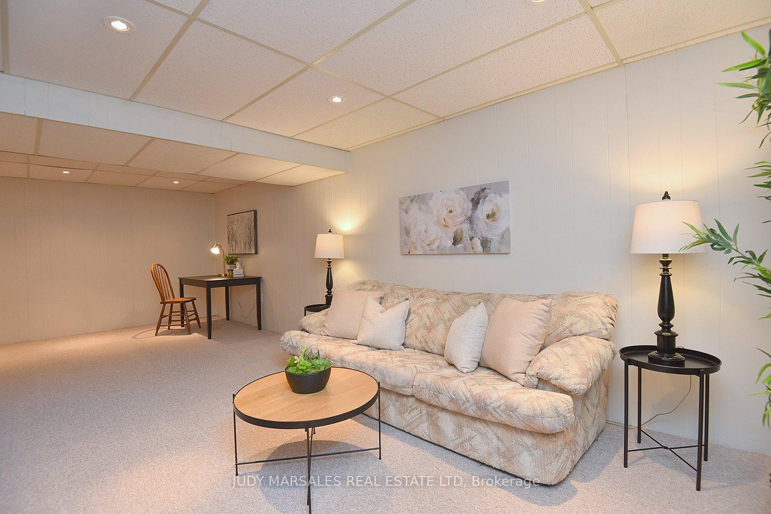 Photo 29 of 14 Hilltop Place, Hamilton, Dundas — HOMEH