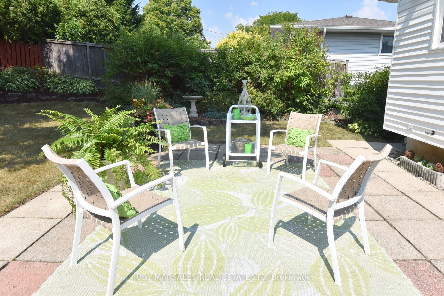 Photo 33 of 14 Hilltop Place, Hamilton, Dundas — HOMEH