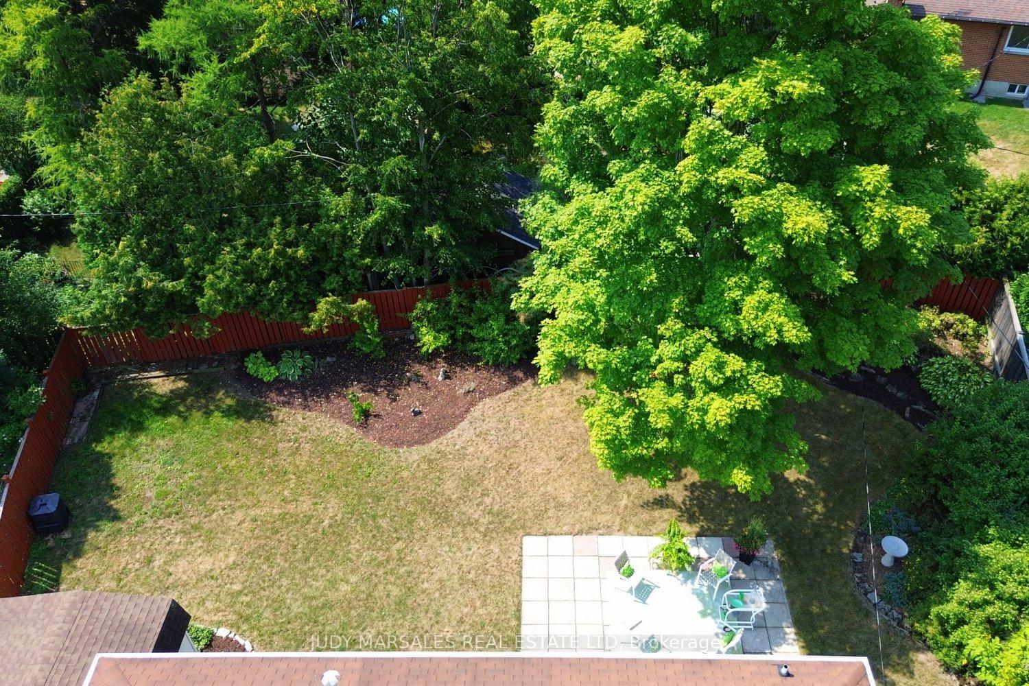 Photo 39 of 14 Hilltop Place, Hamilton, Dundas — HOMEH