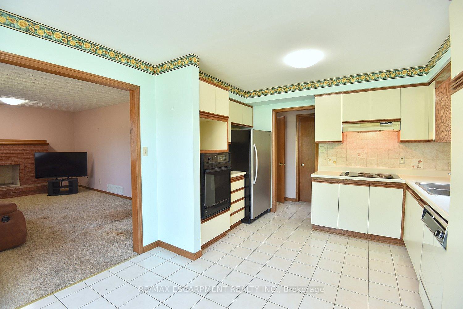Photo 11 of 3 Lord Court, Hamilton, Kentley — HOMEH