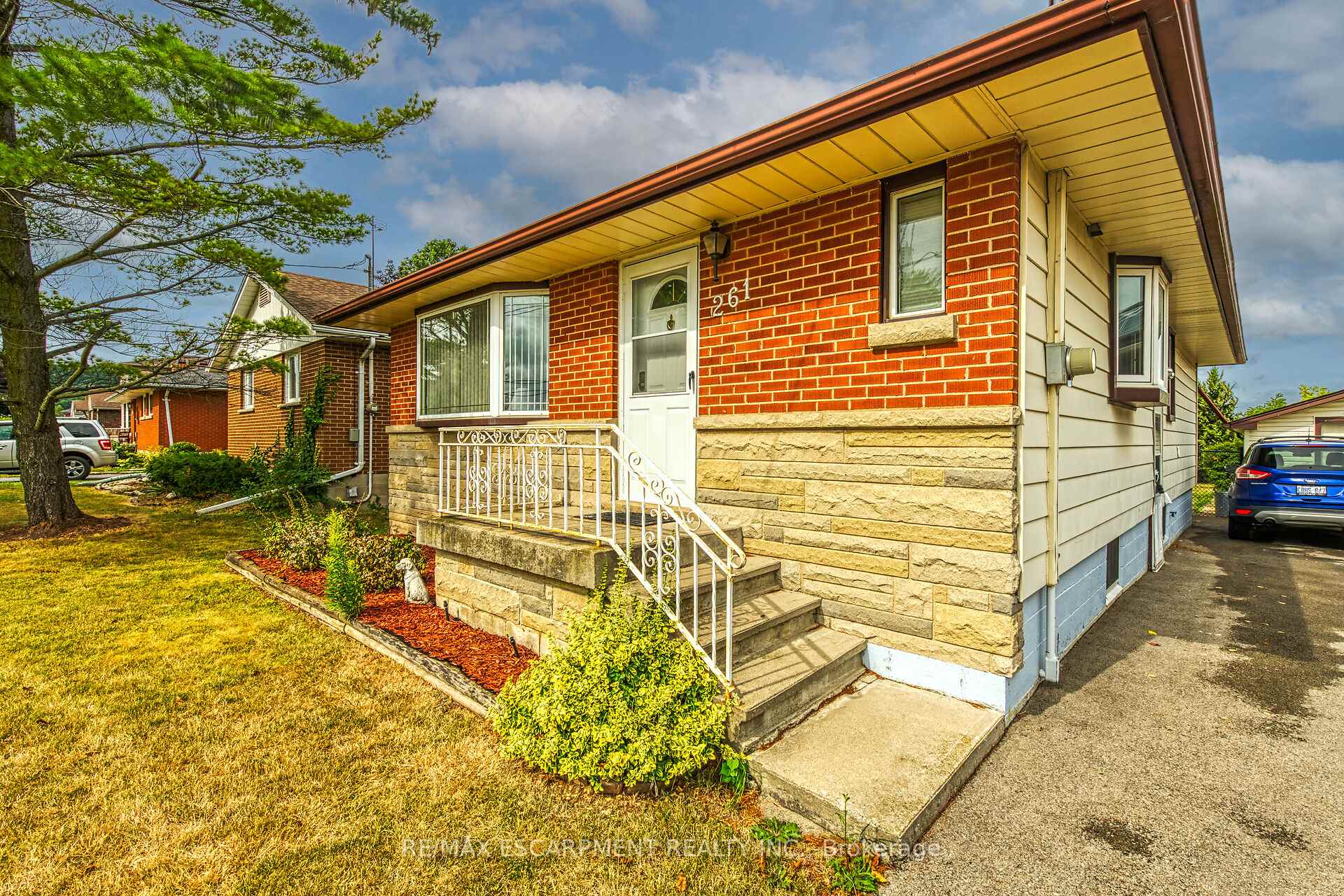 Photo 3 of 261 Mcneilly Road, Hamilton, Fruitland — HOMEH