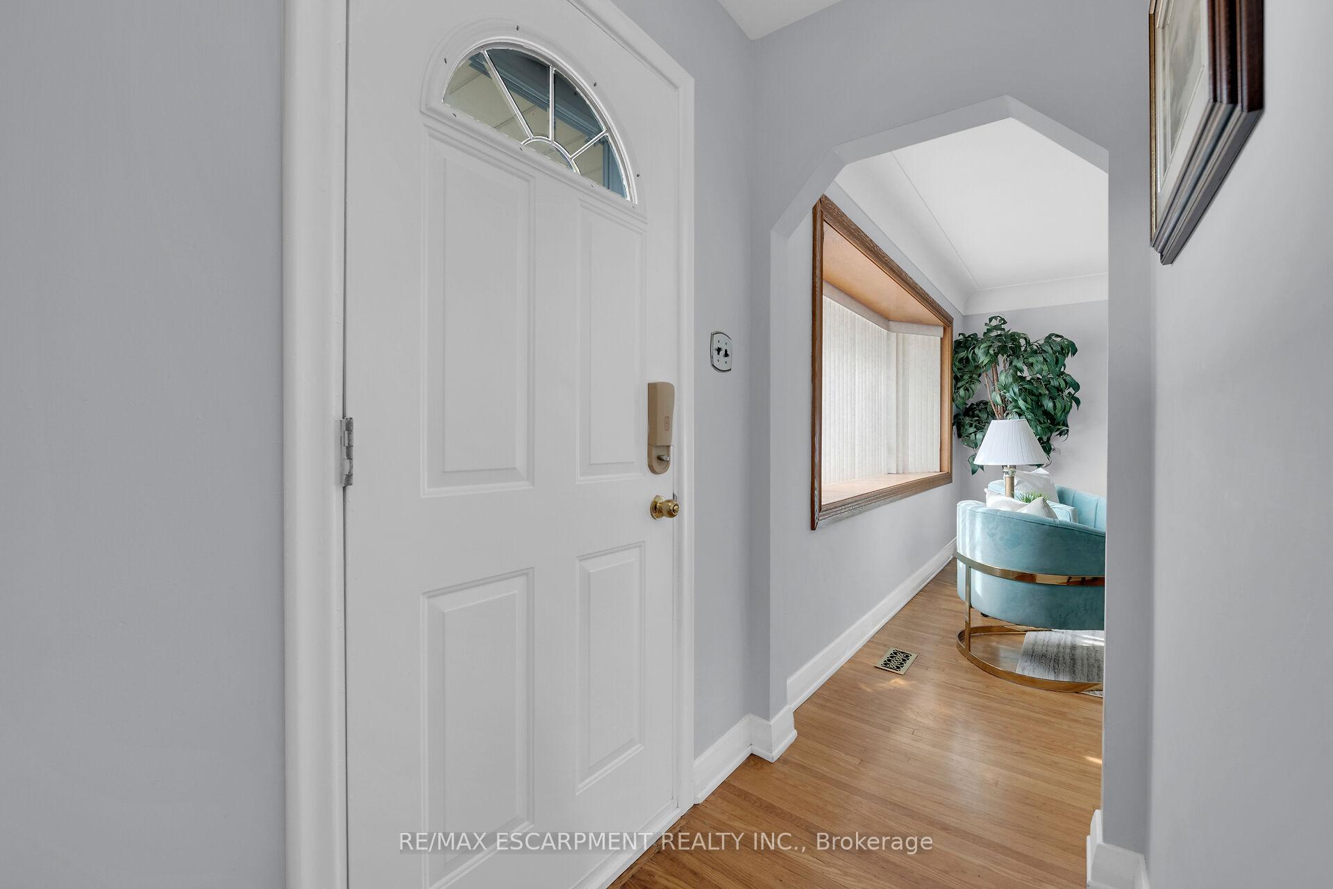 Photo 4 of 261 Mcneilly Road, Hamilton, Fruitland — HOMEH