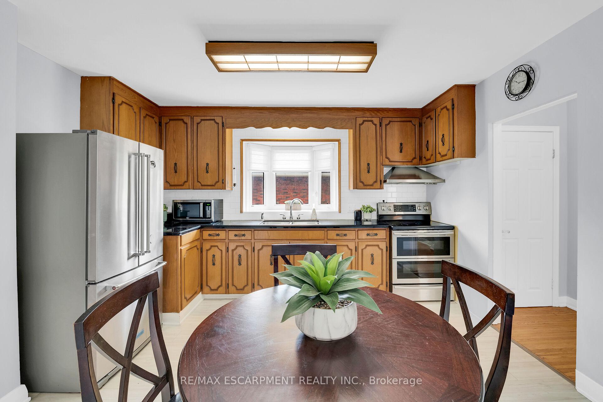 Photo 5 of 261 Mcneilly Road, Hamilton, Fruitland — HOMEH