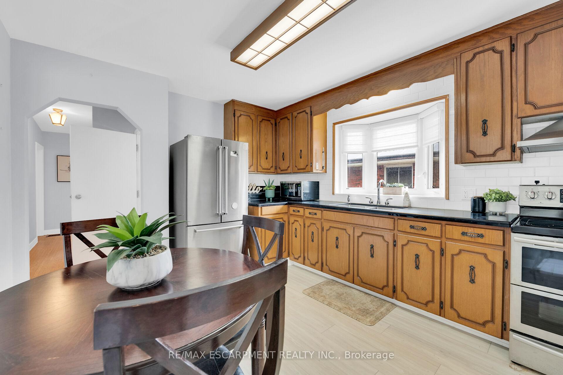 Photo 7 of 261 Mcneilly Road, Hamilton, Fruitland — HOMEH