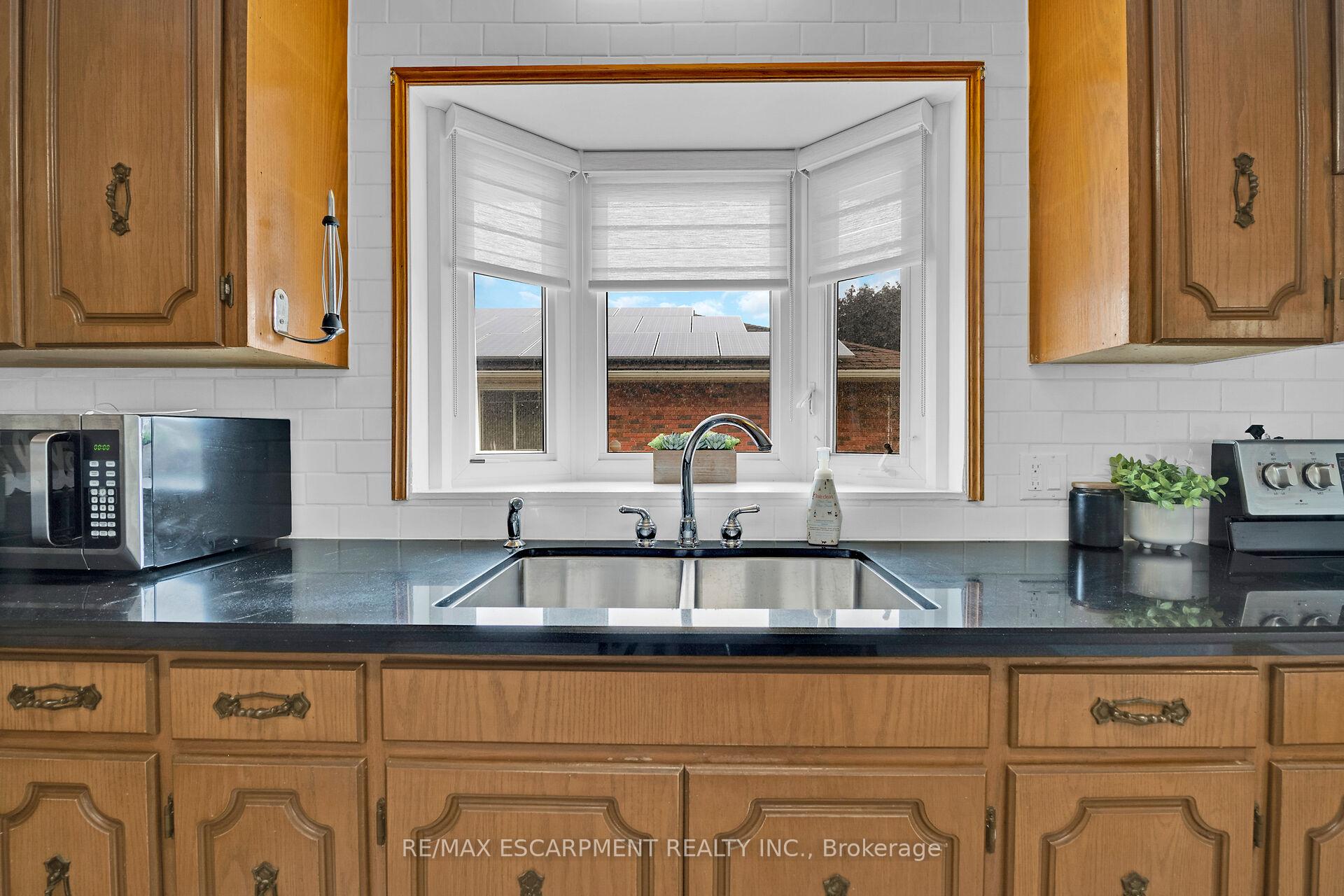 Photo 8 of 261 Mcneilly Road, Hamilton, Fruitland — HOMEH