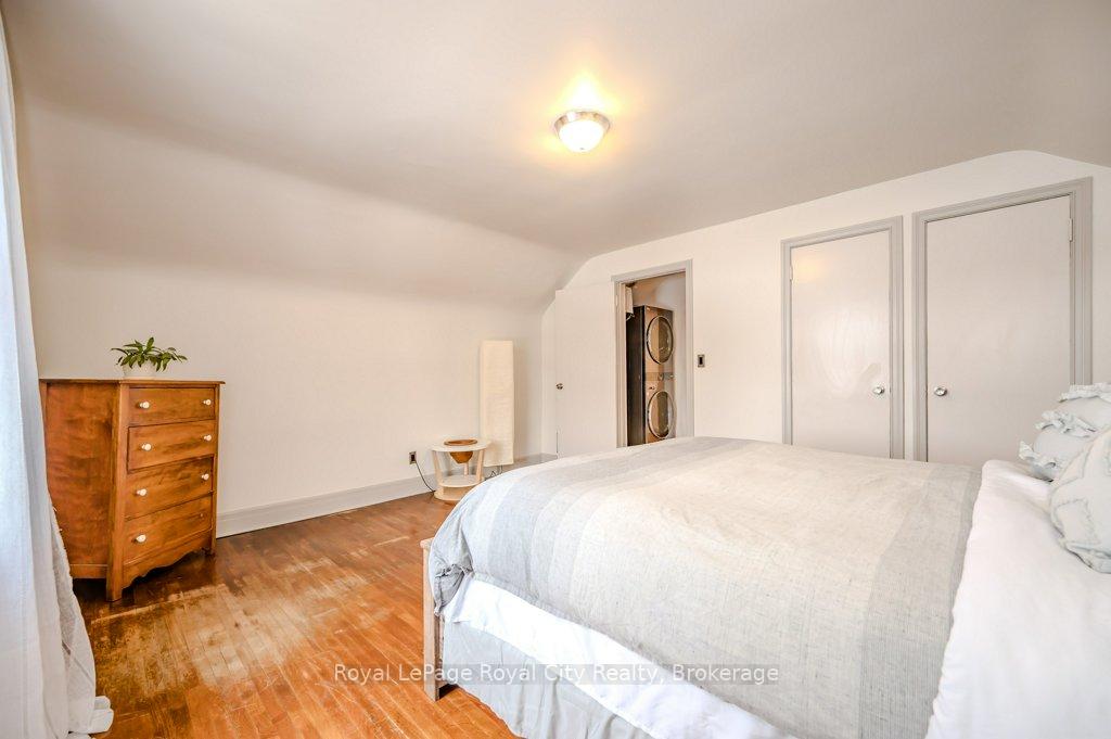 Photo 13 of 112 Forest Street, Guelph, Dovercliffe Park/Old University — HOMEH