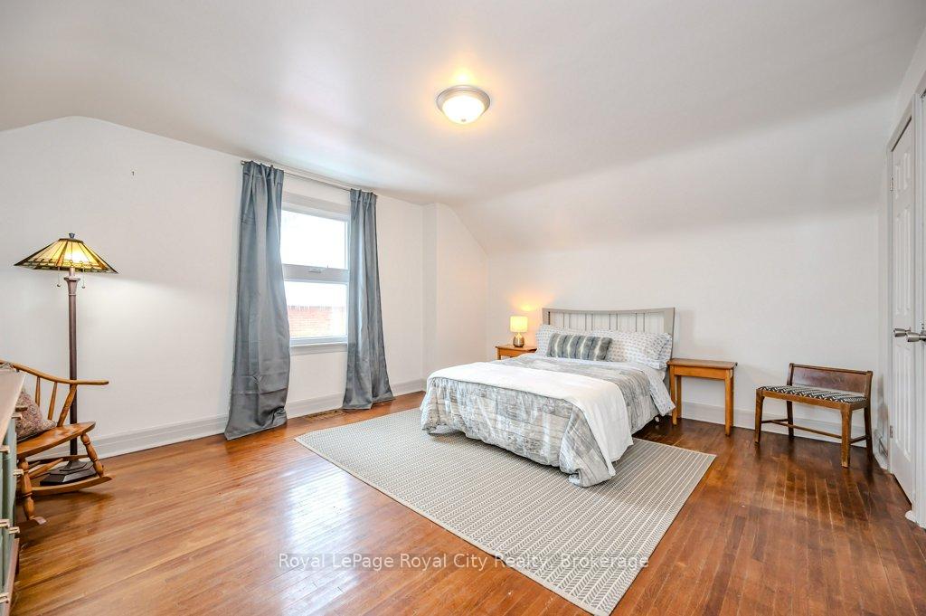 Photo 14 of 112 Forest Street, Guelph, Dovercliffe Park/Old University — HOMEH
