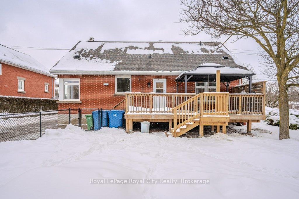 Photo 33 of 112 Forest Street, Guelph, Dovercliffe Park/Old University — HOMEH