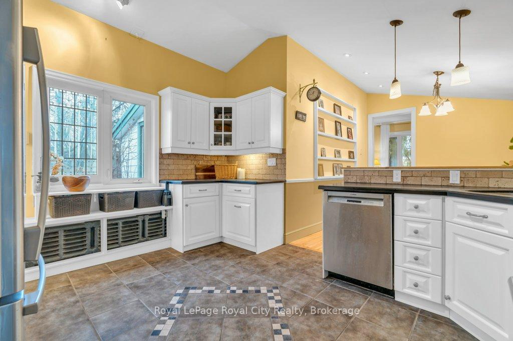 Photo 7 of 128 Dufferin Street, Guelph, Exhibition Park — HOMEH
