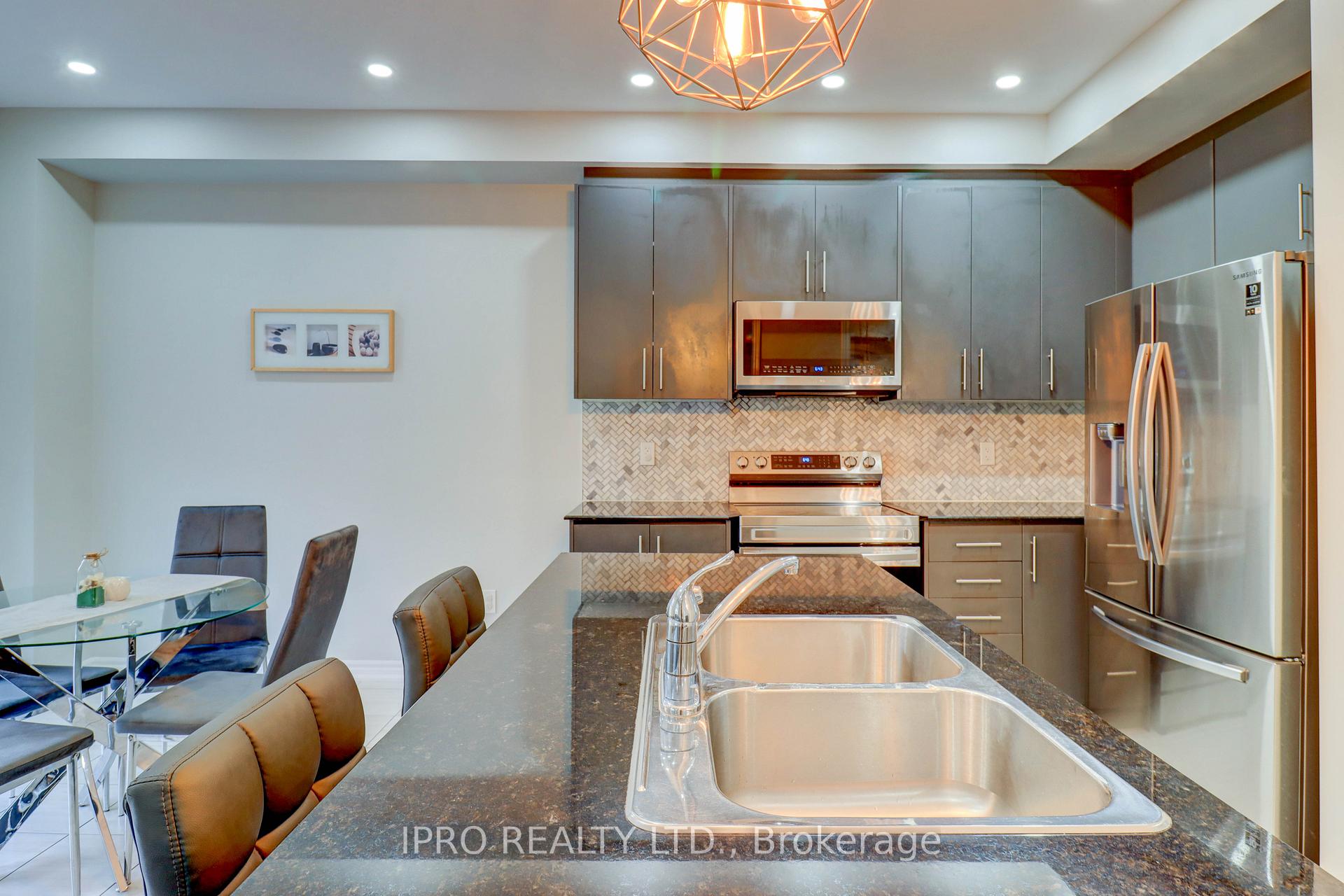 Photo 12 of 168 Ronald Hooper Avenue, Clarington, Bowmanville — HOMEH