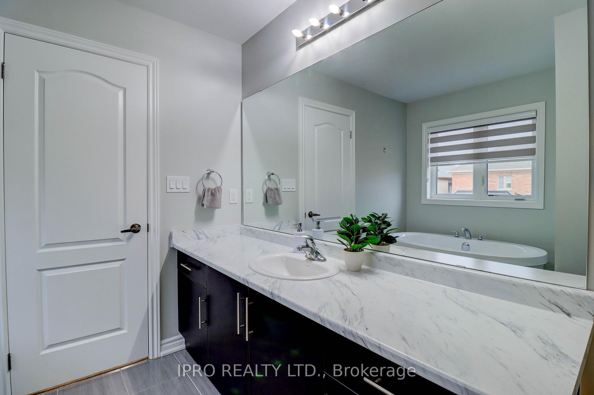 Photo 22 of 168 Ronald Hooper Avenue, Clarington, Bowmanville — HOMEH