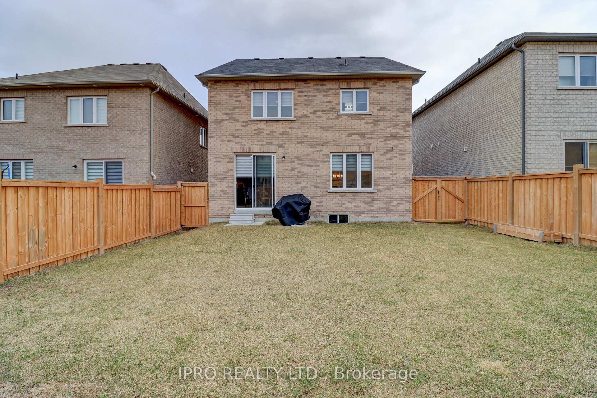 Photo 35 of 168 Ronald Hooper Avenue, Clarington, Bowmanville — HOMEH