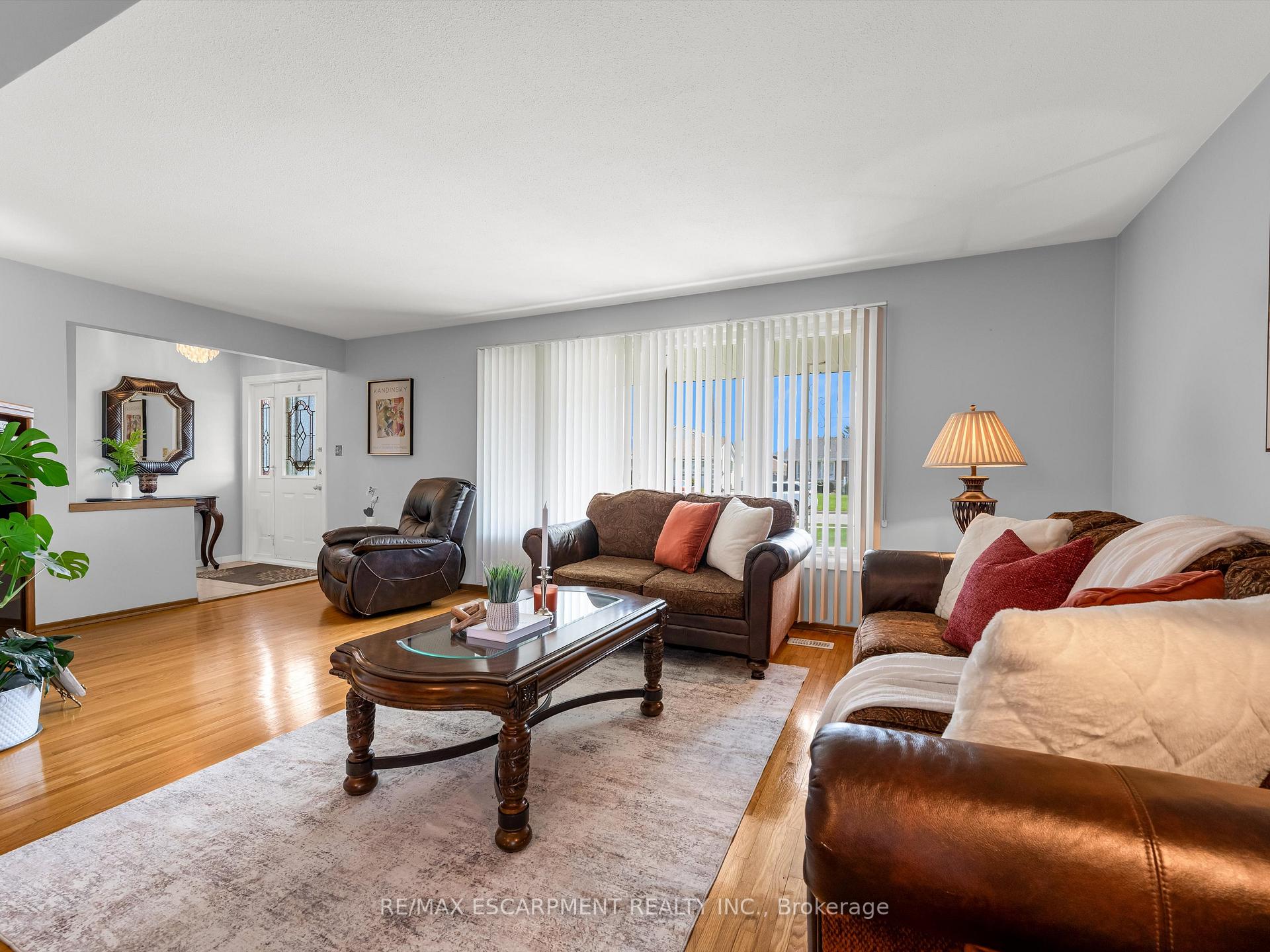 Photo 8 of 31 Kilbourn Avenue, Hamilton, Stoney Creek — HOMEH