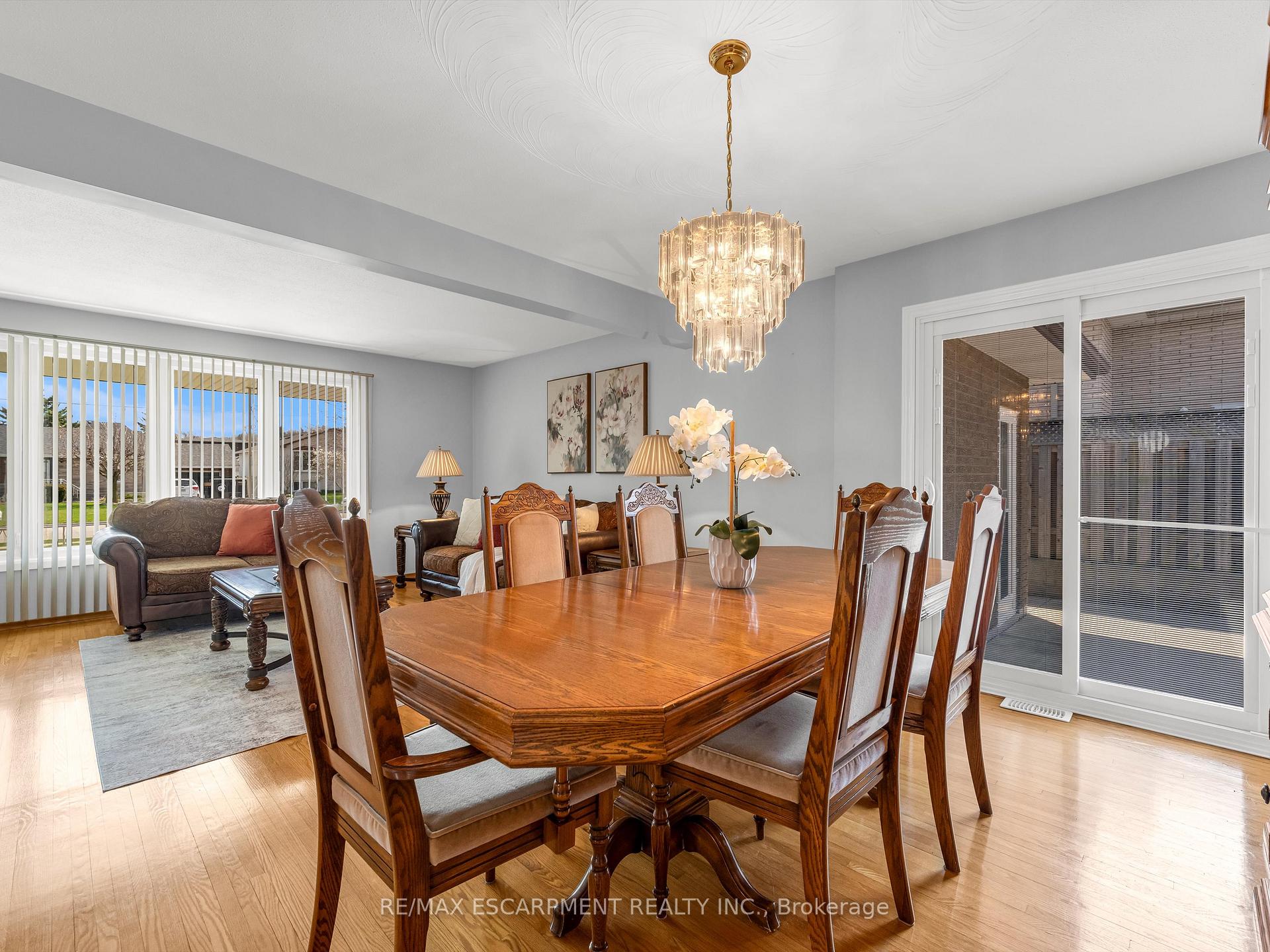 Photo 12 of 31 Kilbourn Avenue, Hamilton, Stoney Creek — HOMEH