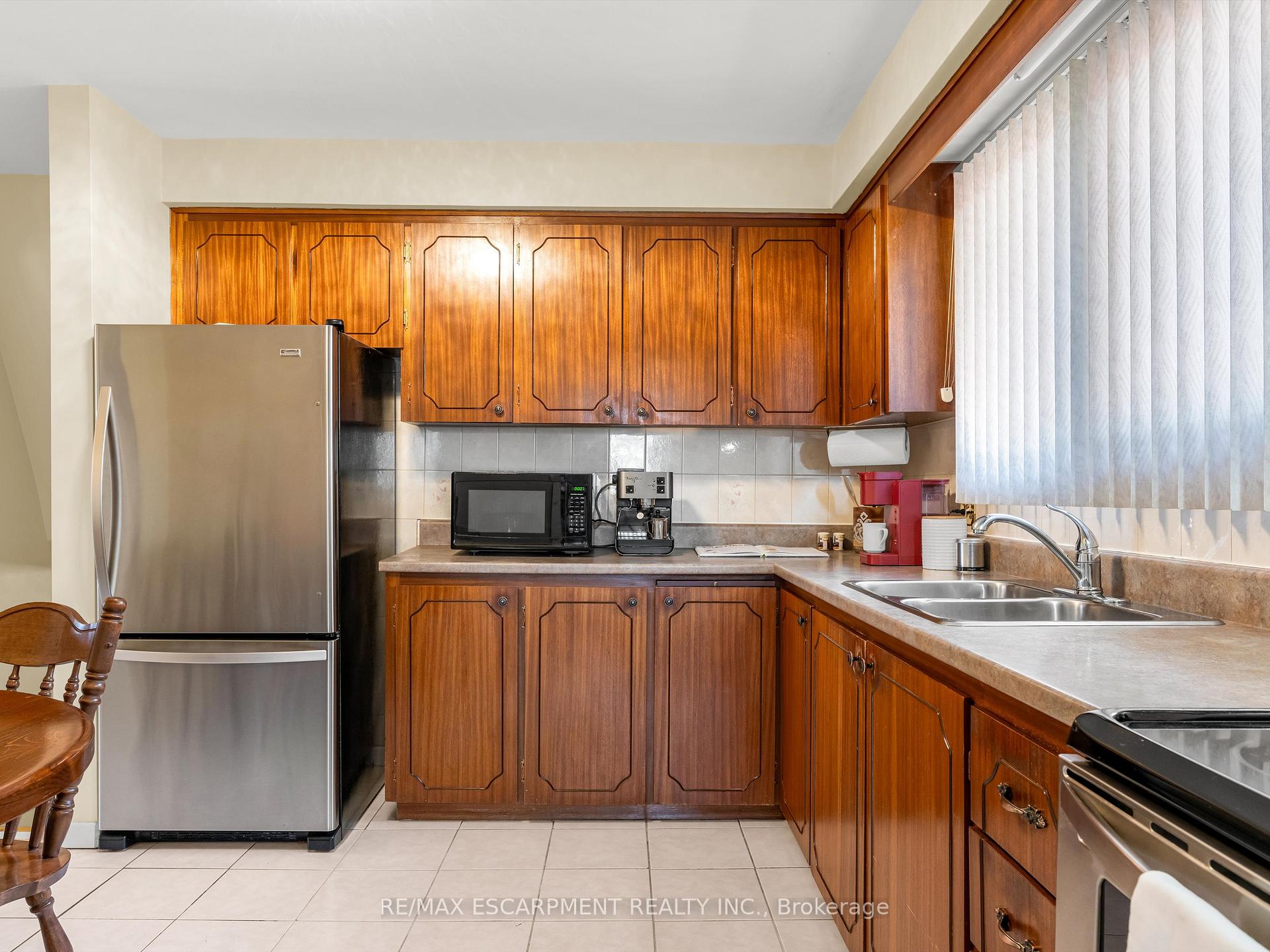 Photo 16 of 31 Kilbourn Avenue, Hamilton, Stoney Creek — HOMEH