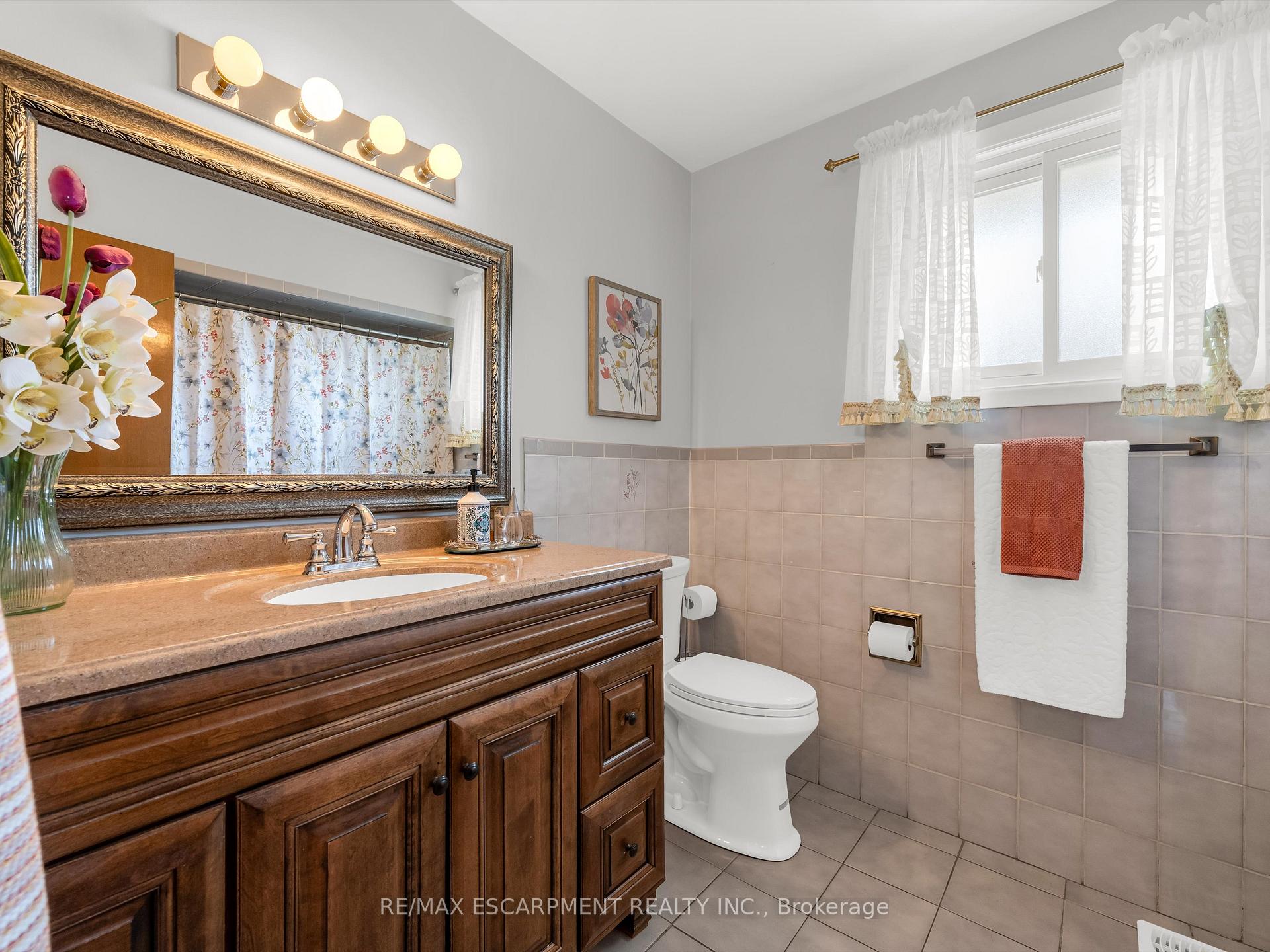 Photo 17 of 31 Kilbourn Avenue, Hamilton, Stoney Creek — HOMEH