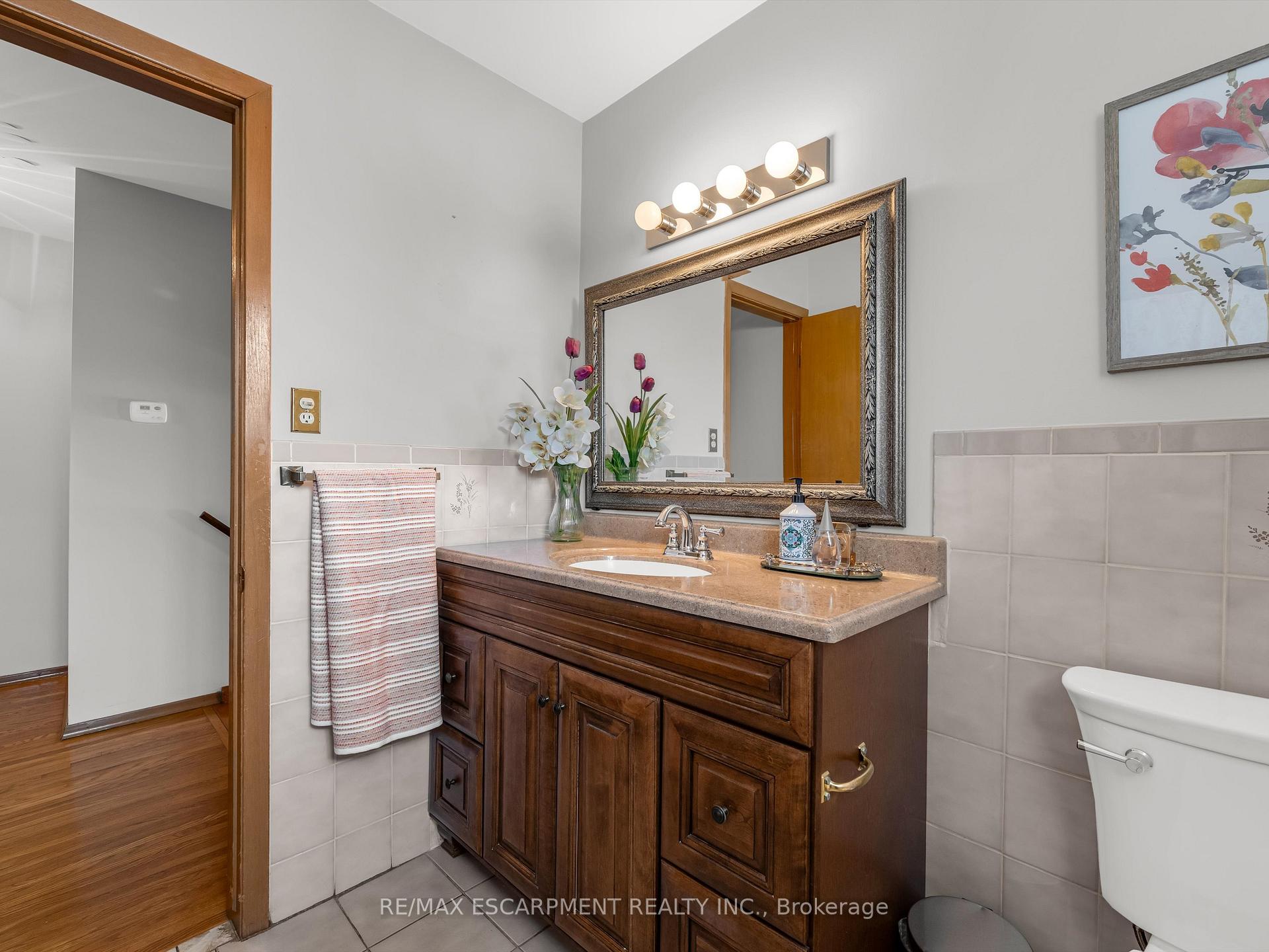Photo 20 of 31 Kilbourn Avenue, Hamilton, Stoney Creek — HOMEH