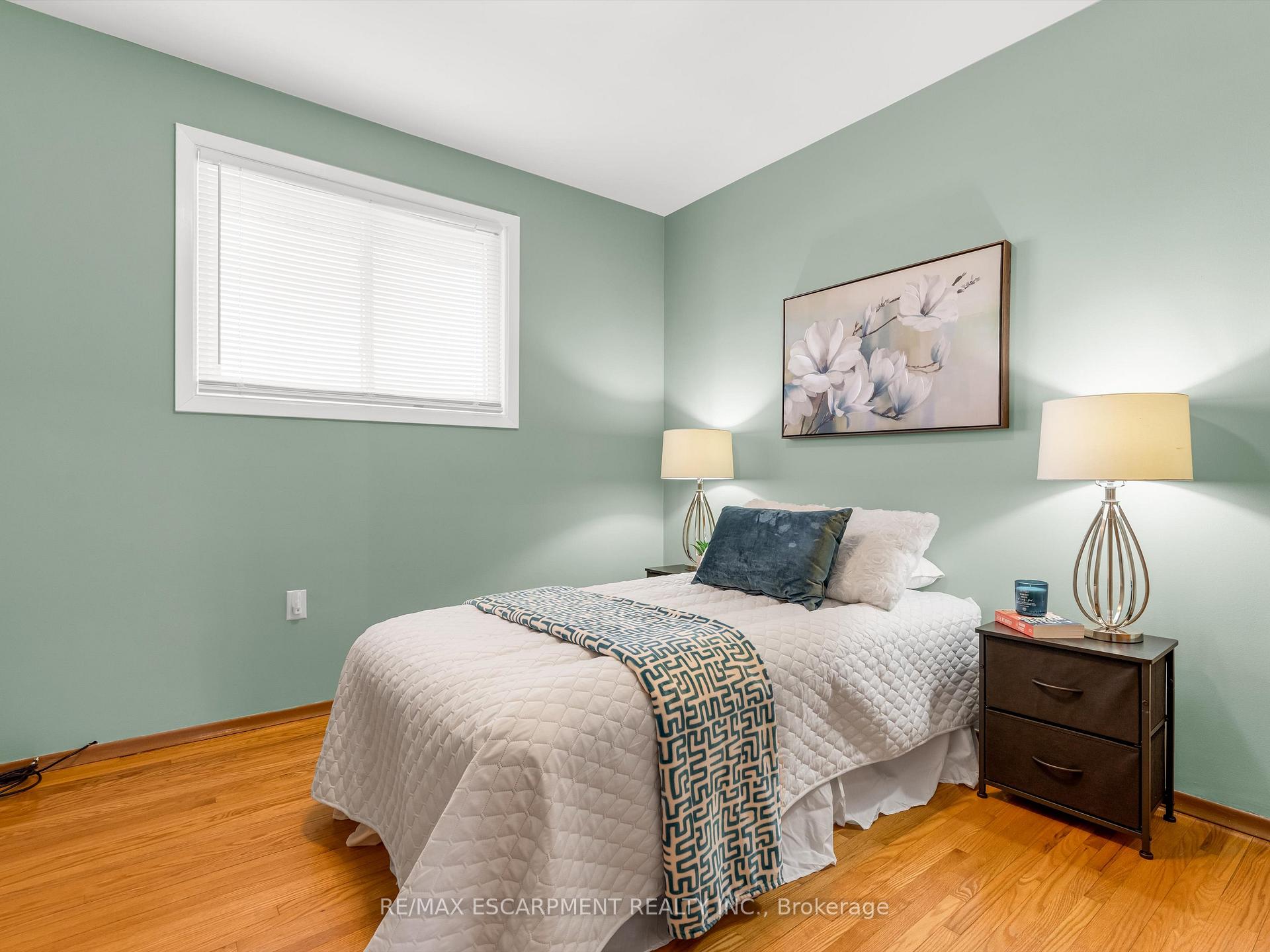 Photo 25 of 31 Kilbourn Avenue, Hamilton, Stoney Creek — HOMEH