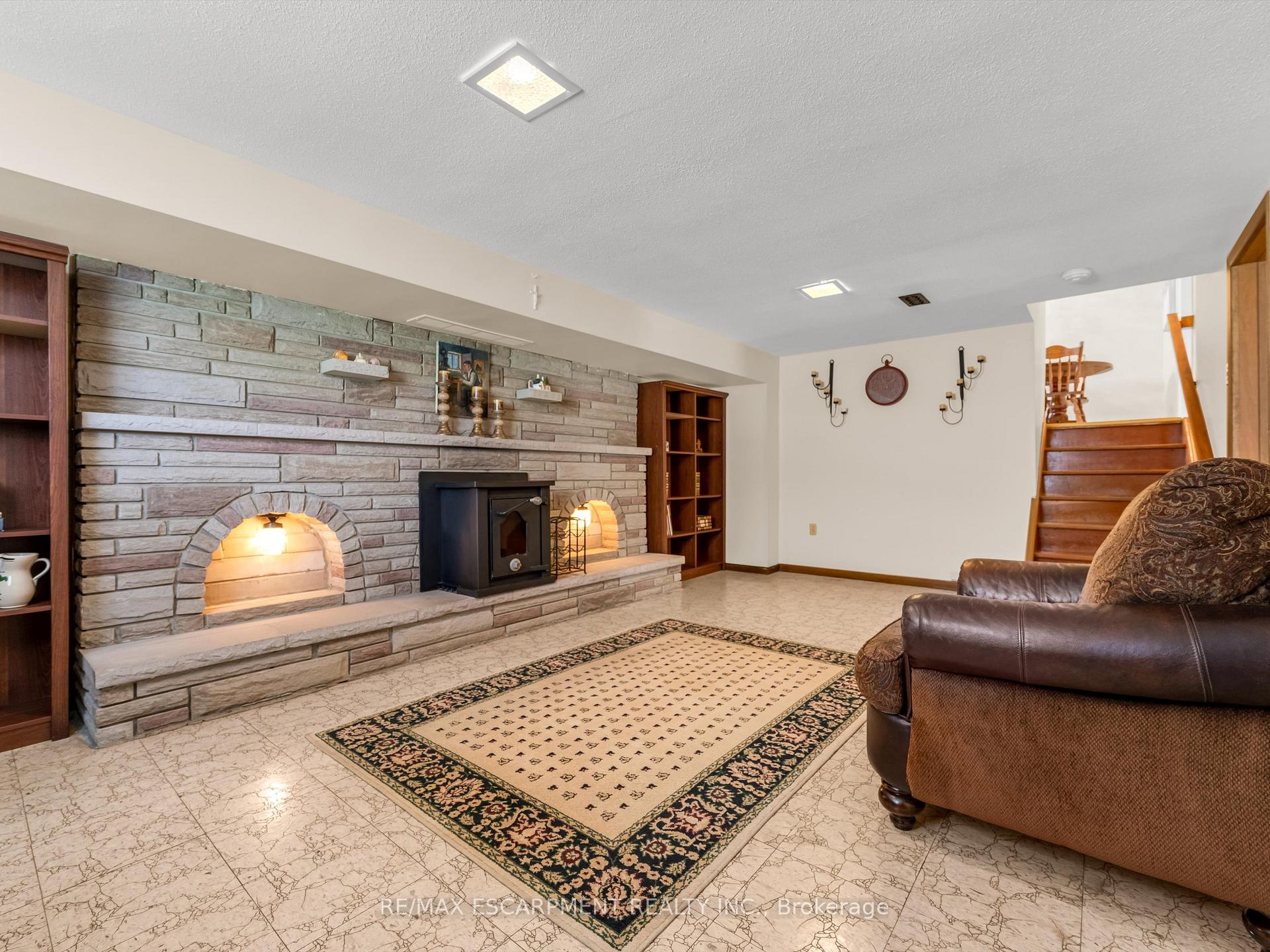 Photo 29 of 31 Kilbourn Avenue, Hamilton, Stoney Creek — HOMEH
