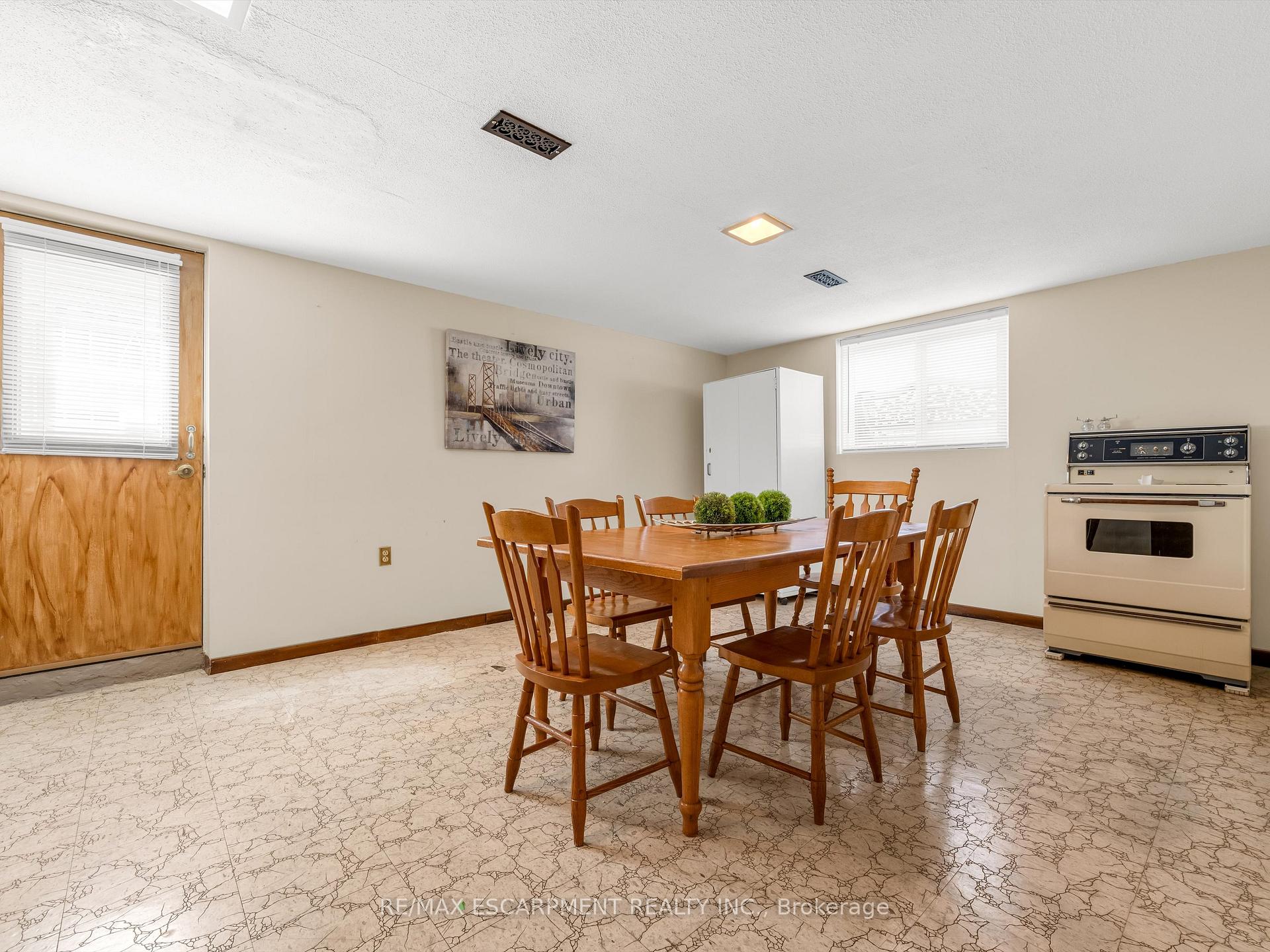 Photo 30 of 31 Kilbourn Avenue, Hamilton, Stoney Creek — HOMEH