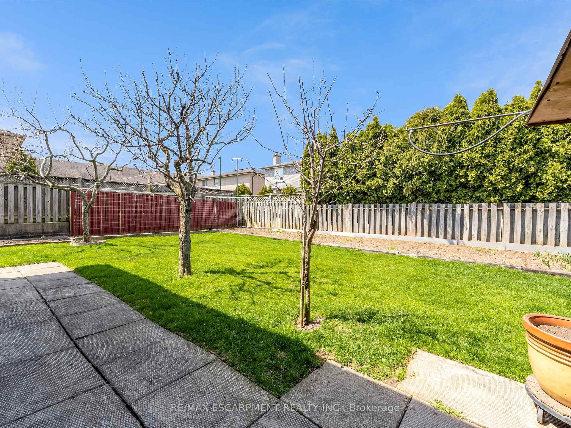 Photo 36 of 31 Kilbourn Avenue, Hamilton, Stoney Creek — HOMEH