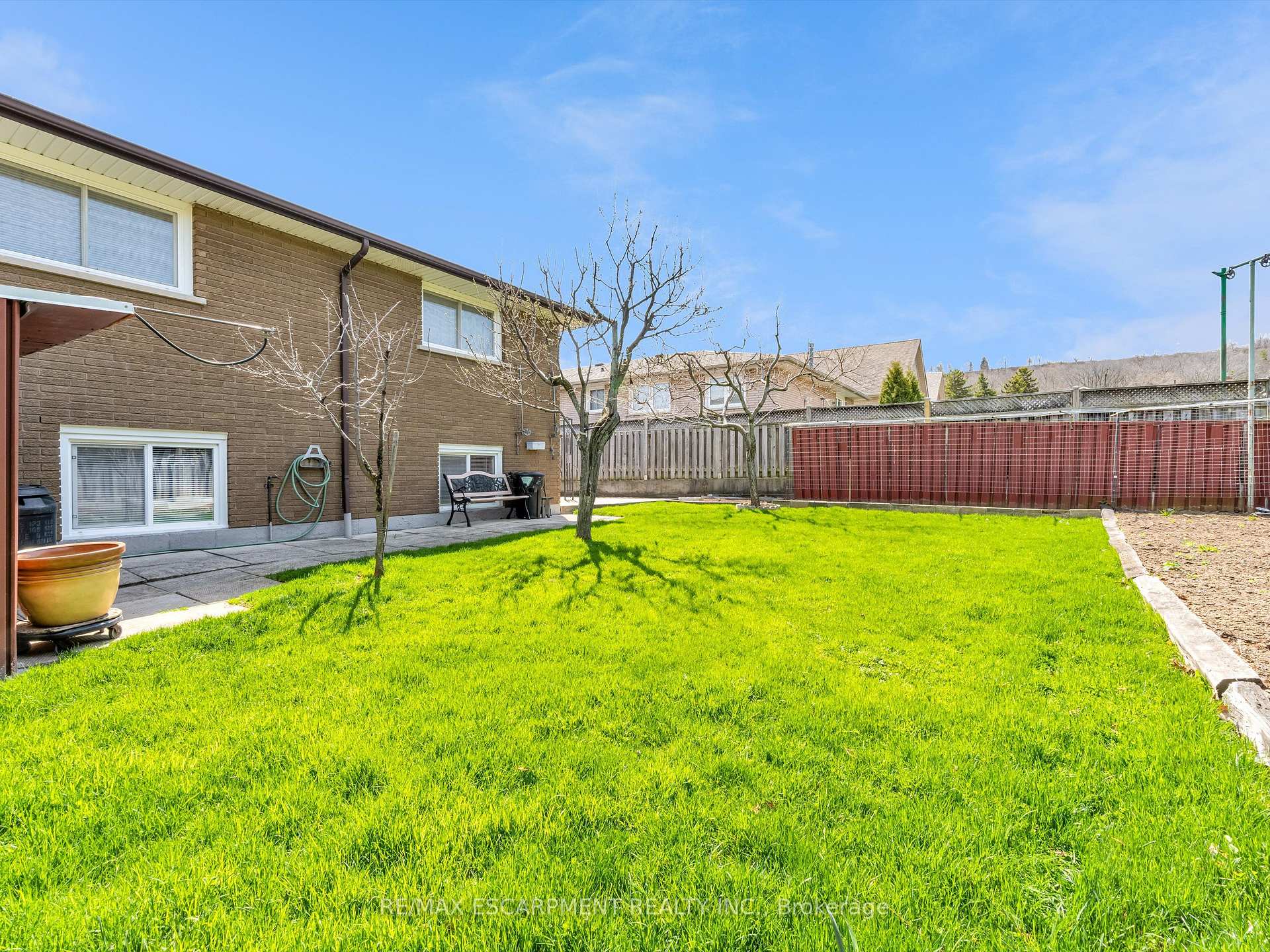 Photo 37 of 31 Kilbourn Avenue, Hamilton, Stoney Creek — HOMEH