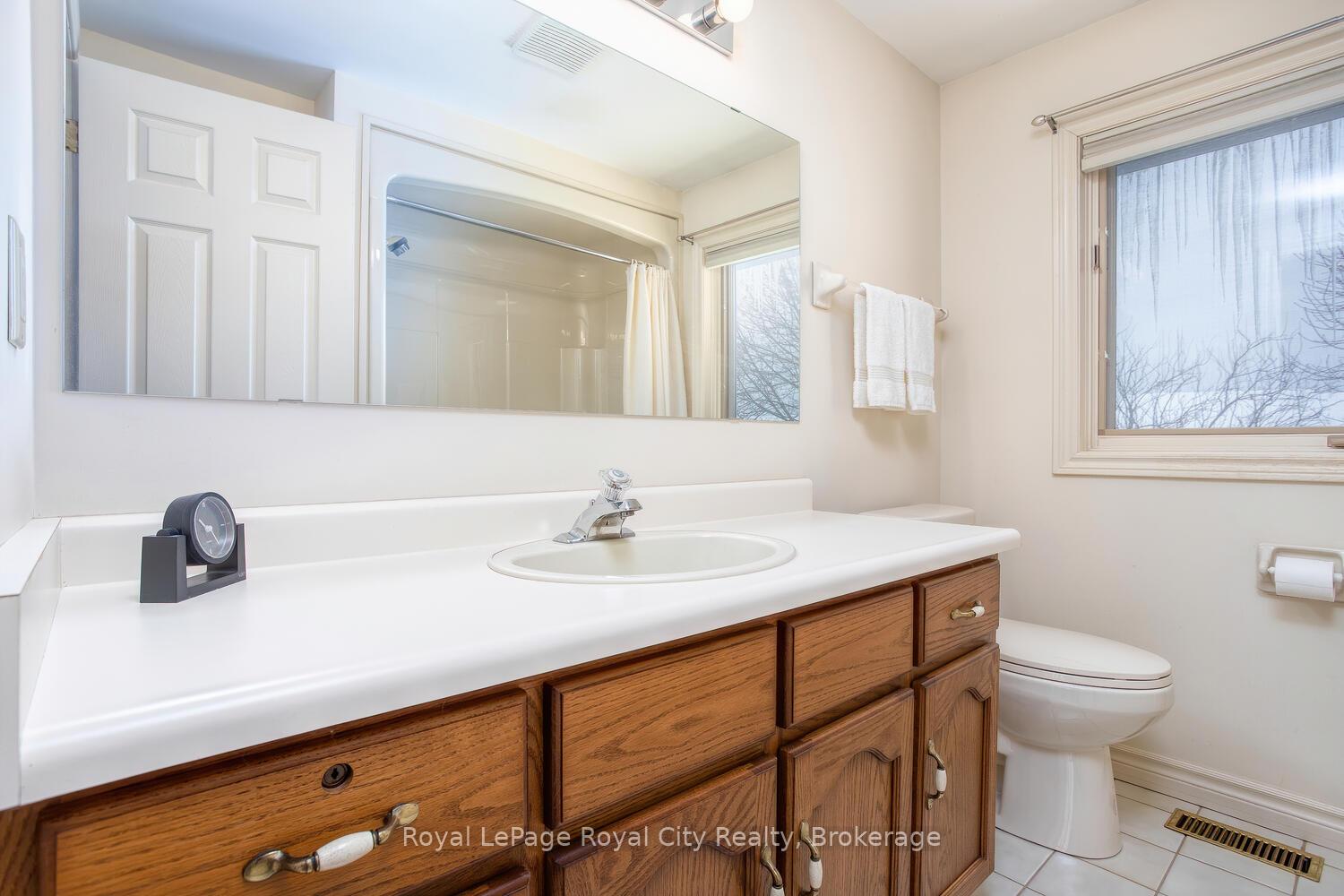 Photo 3 of 30 Cherrywood Drive, Guelph, Willow West/Sugarbush/West Acres — HOMEH