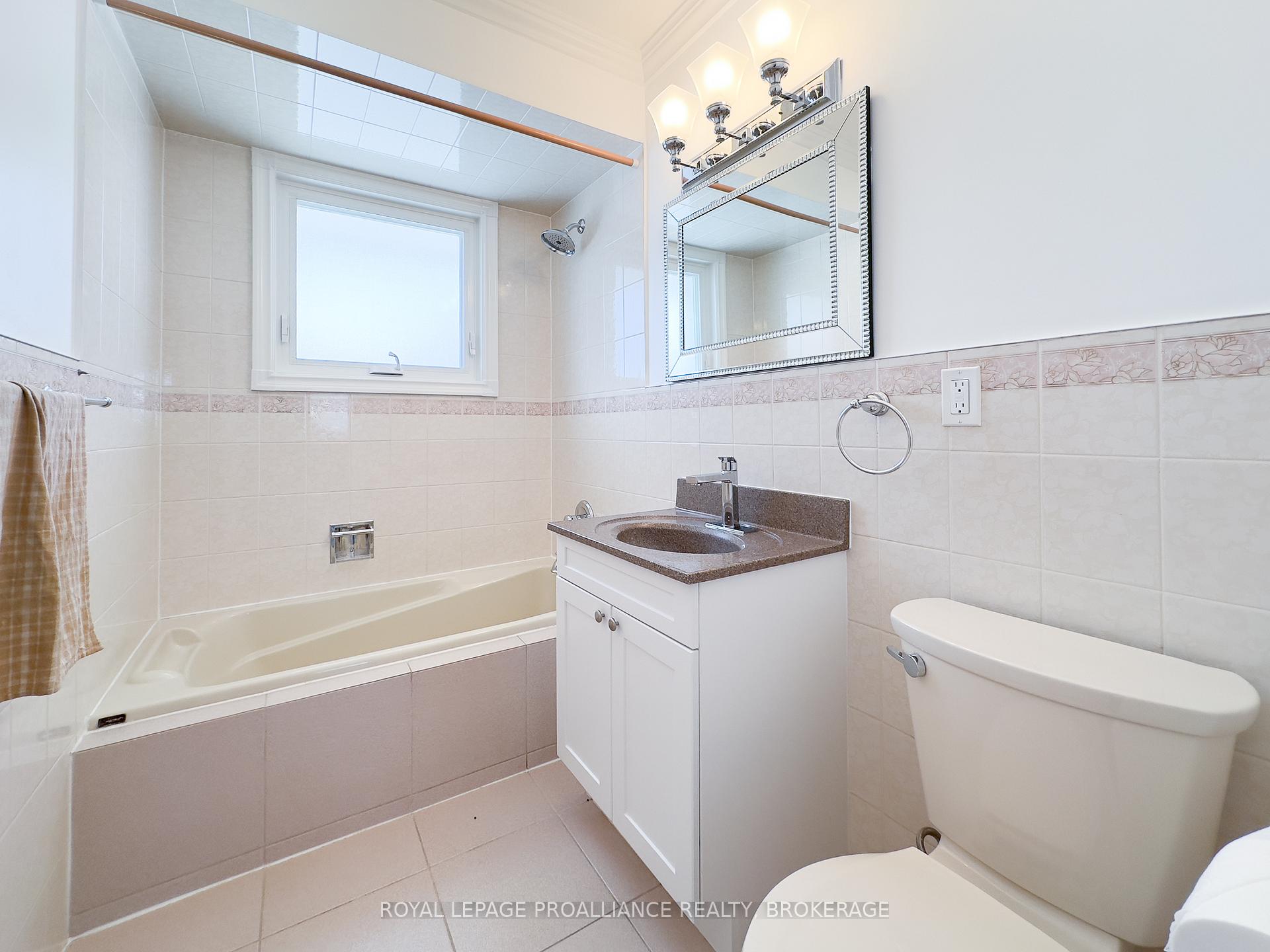 Photo 14 of 3613 Battersea Road, Frontenac, Frontenac South — HOMEH