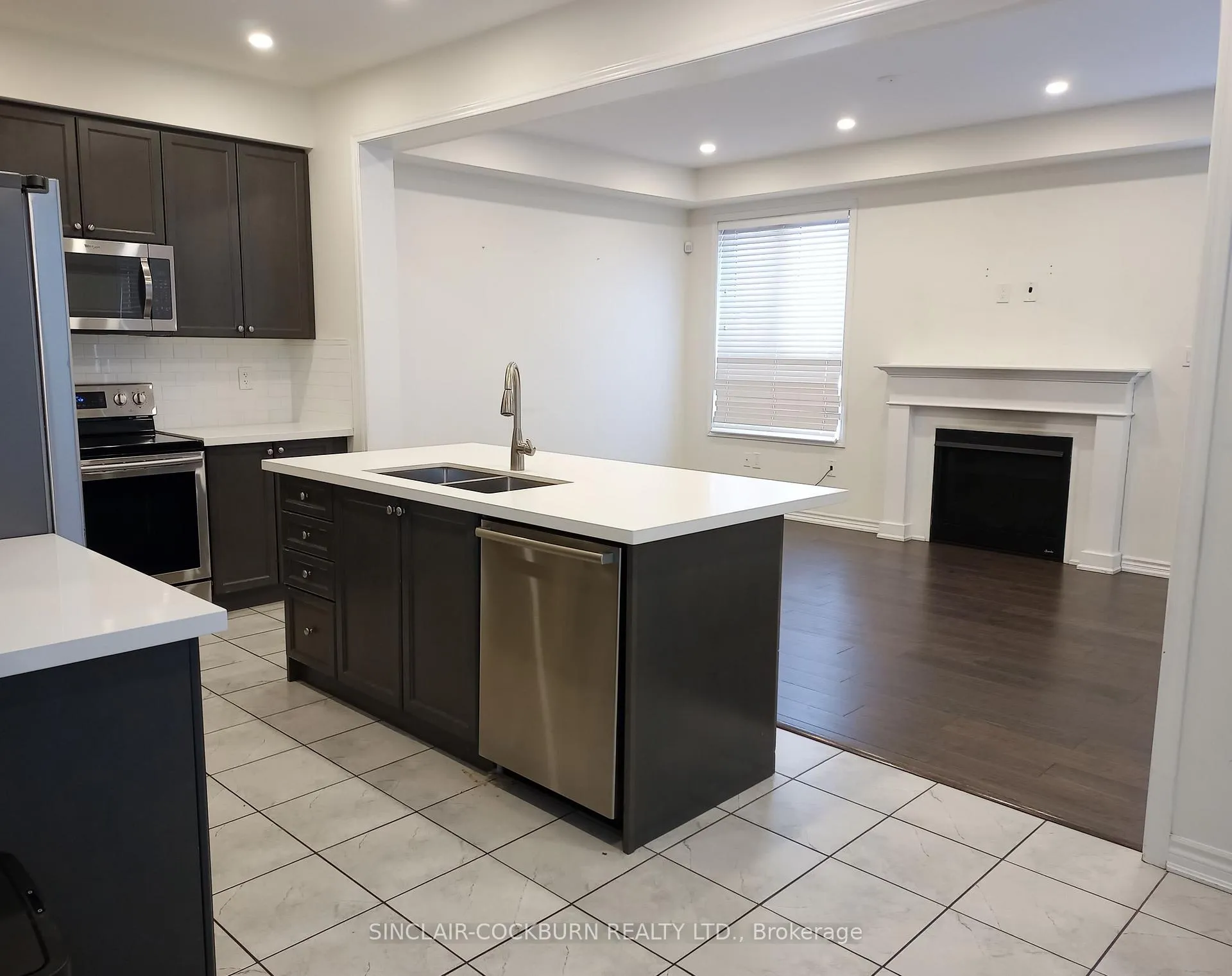 Photo 3 of 4 Redfern Street, Brampton, Northwest Brampton — HOMEH