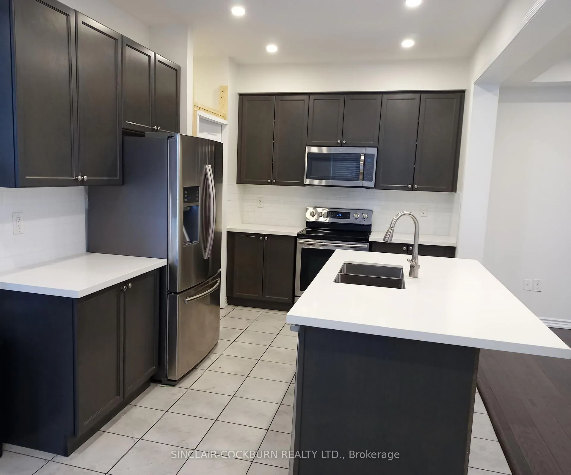 Photo 4 of 4 Redfern Street, Brampton, Northwest Brampton — HOMEH