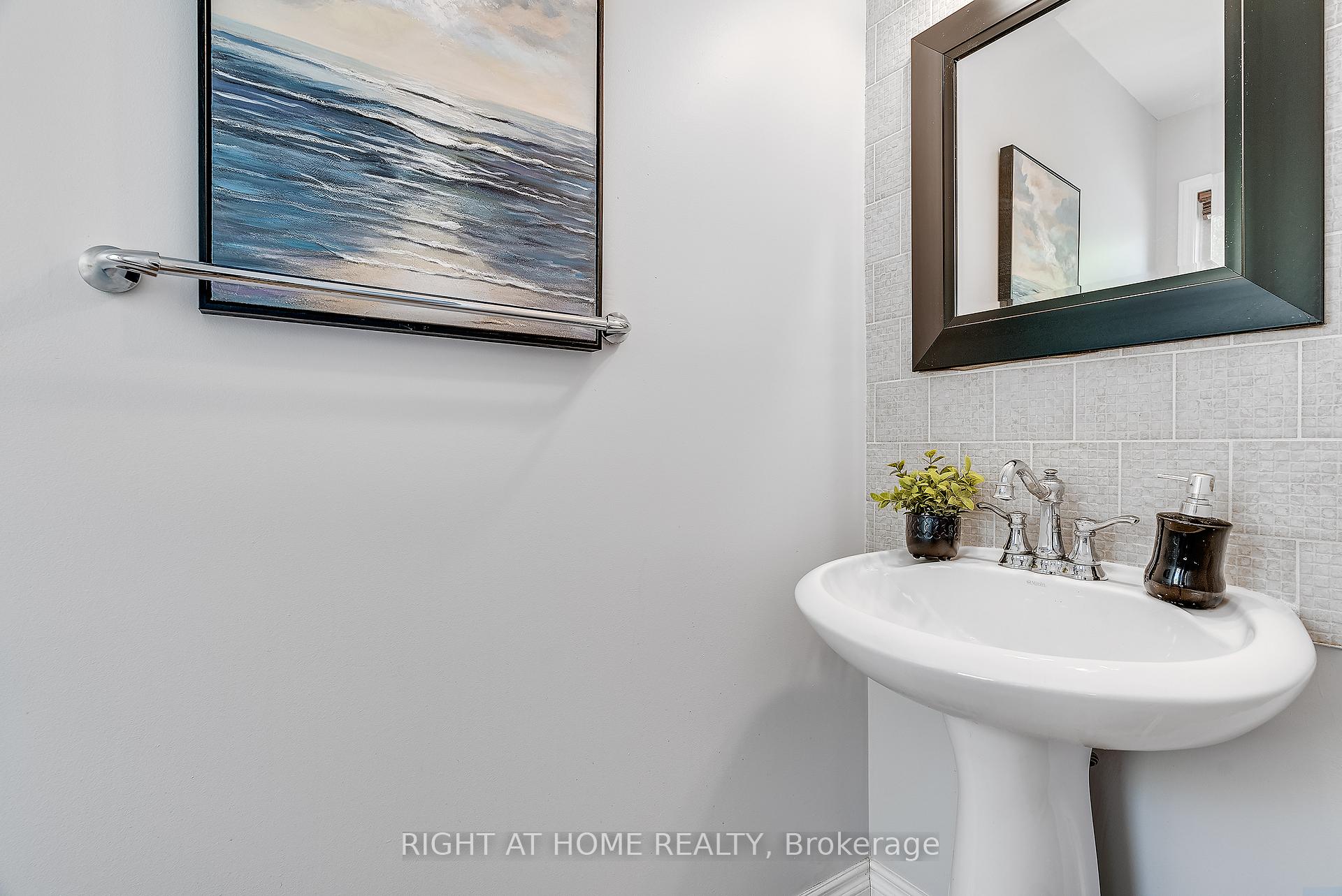 Photo 8 of 134 Fordham Private, Ottawa, Central Park — HOMEH