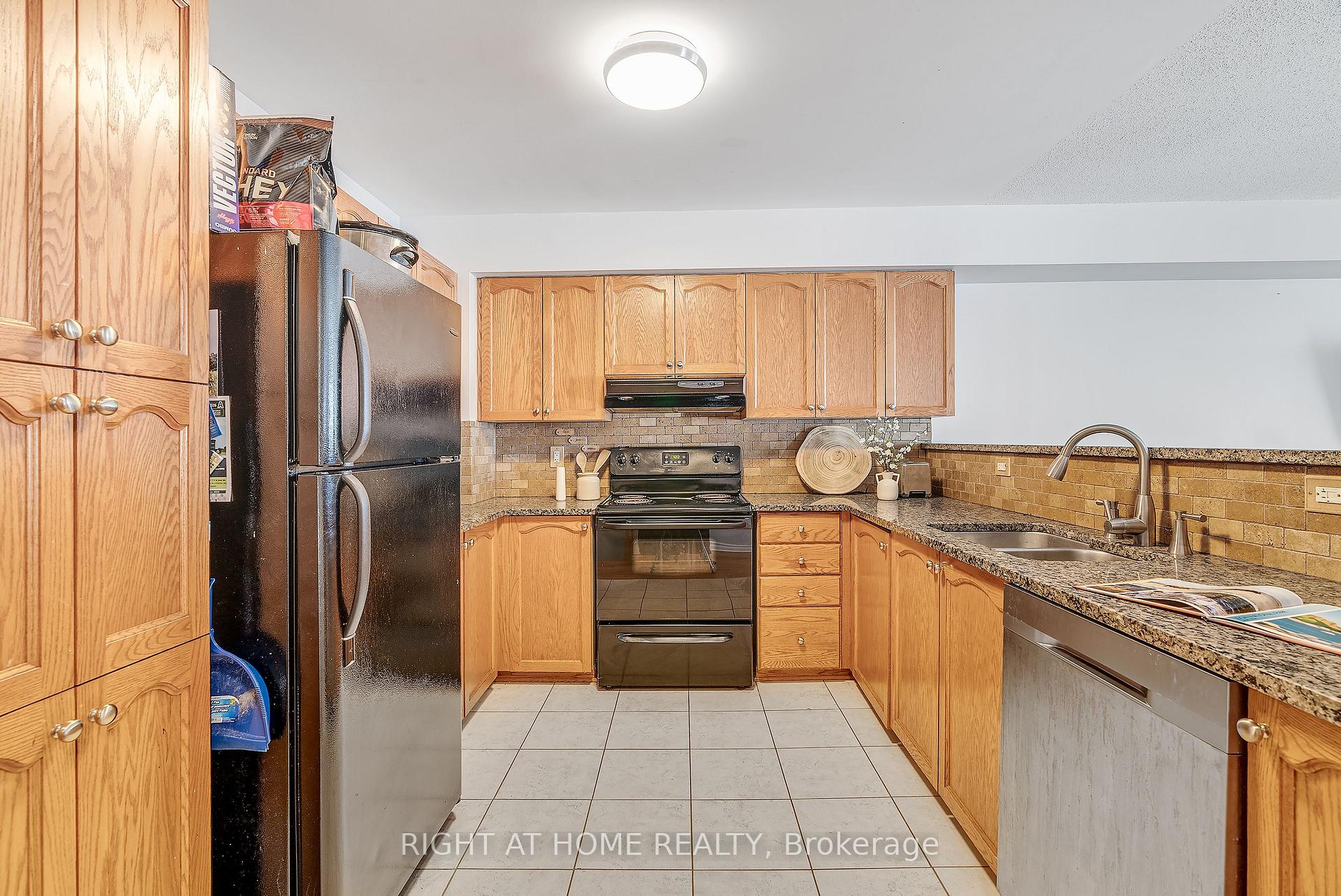 Photo 13 of 134 Fordham Private, Ottawa, Central Park — HOMEH
