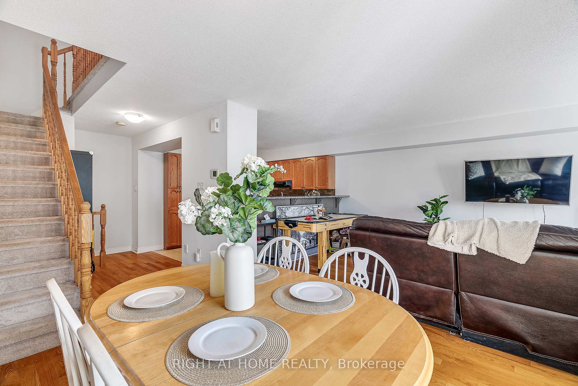 Photo 19 of 134 Fordham Private, Ottawa, Central Park — HOMEH