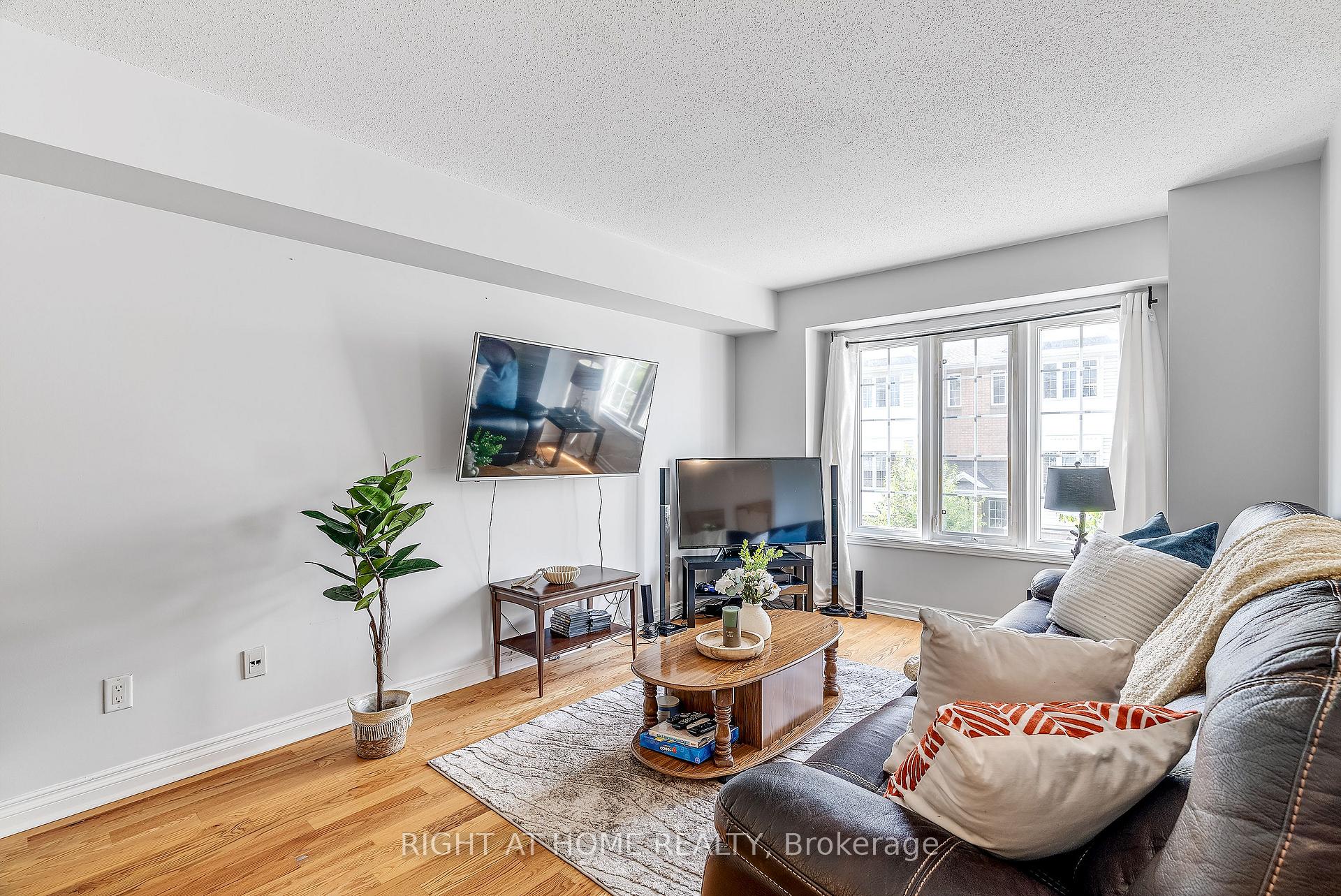 Photo 20 of 134 Fordham Private, Ottawa, Central Park — HOMEH