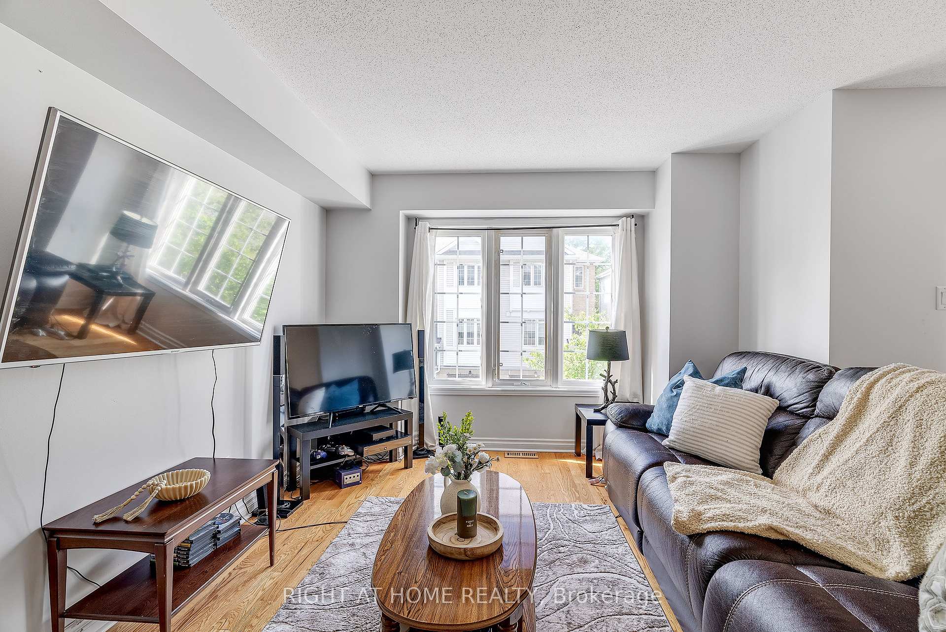 Photo 24 of 134 Fordham Private, Ottawa, Central Park — HOMEH