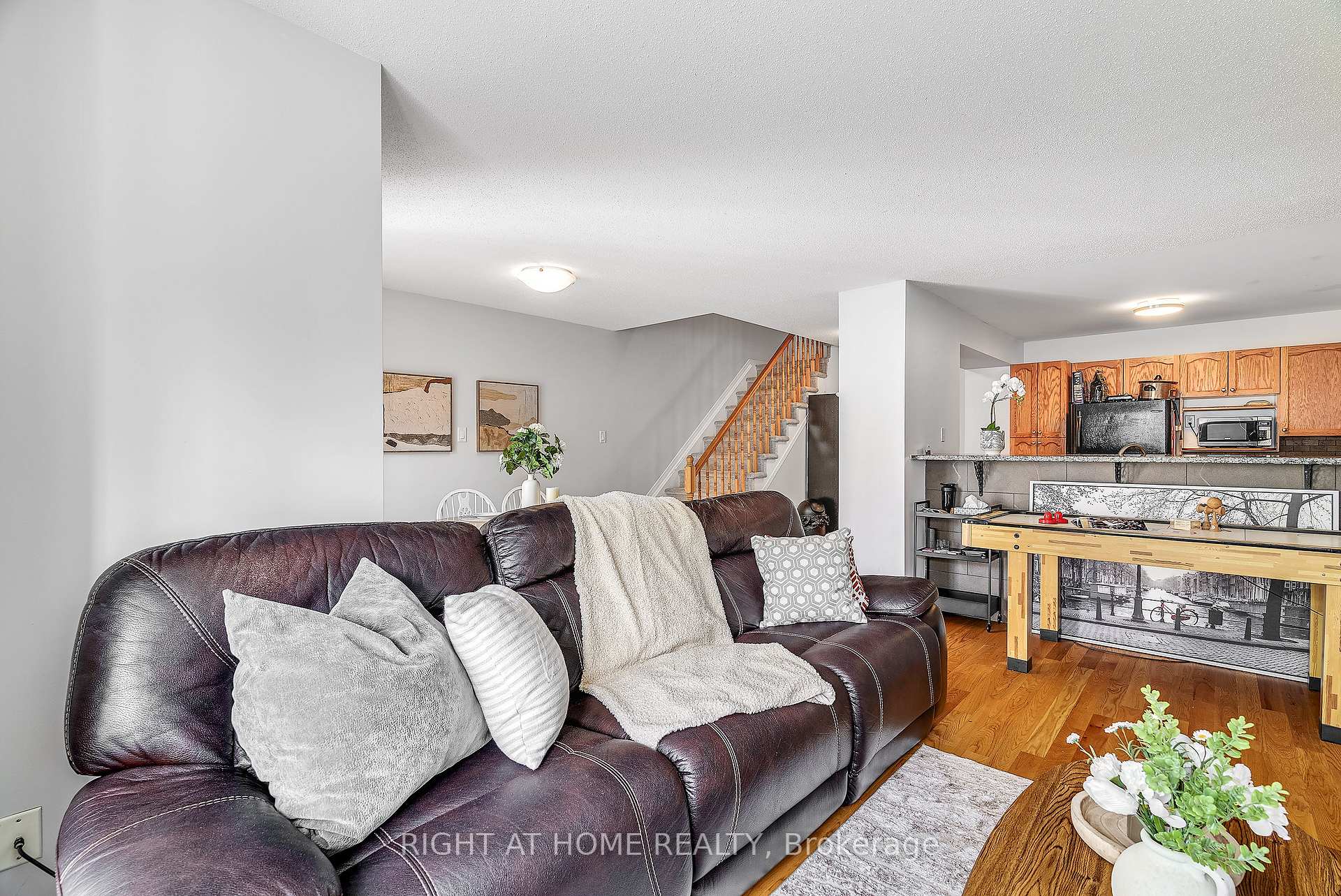 Photo 25 of 134 Fordham Private, Ottawa, Central Park — HOMEH