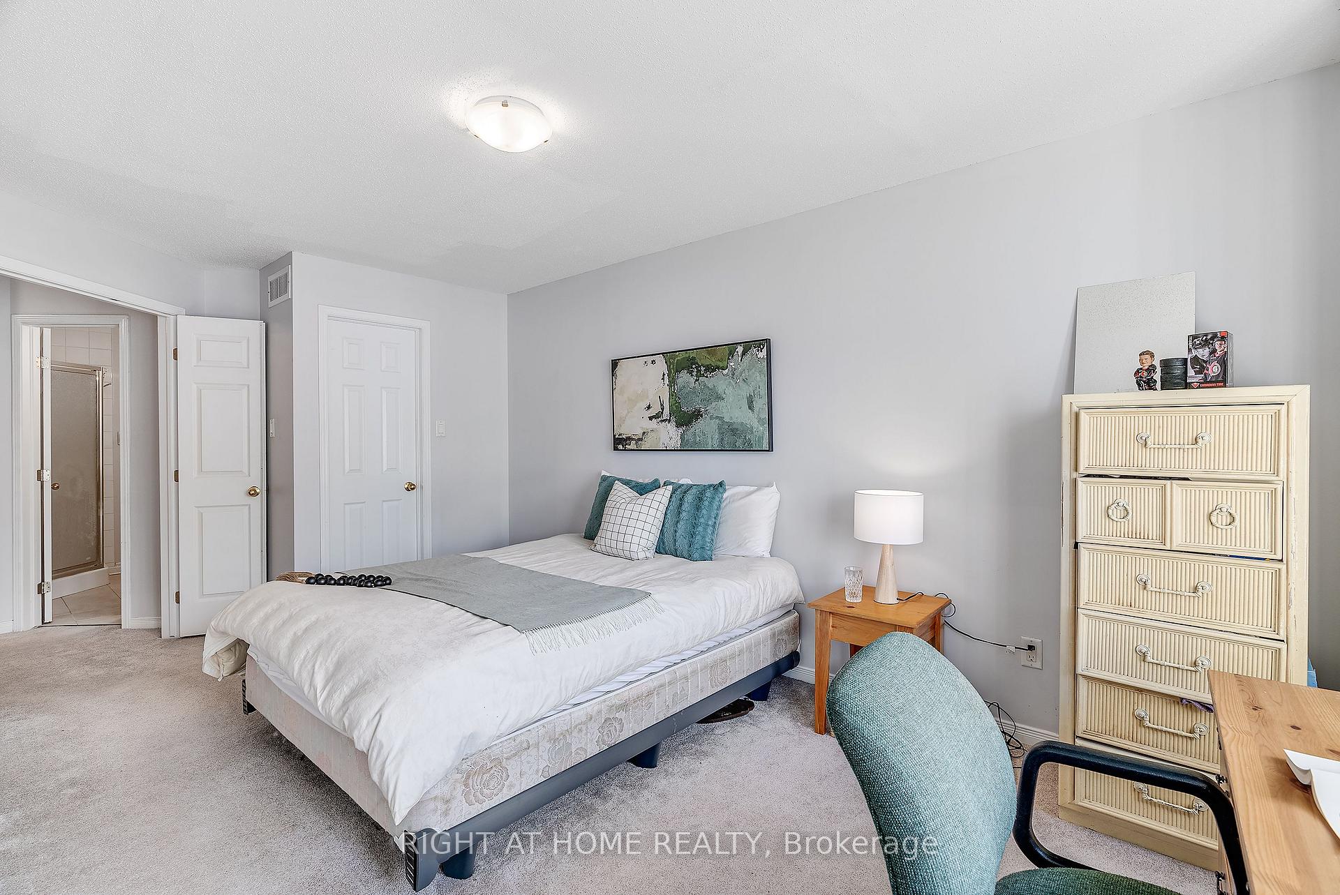 Photo 29 of 134 Fordham Private, Ottawa, Central Park — HOMEH