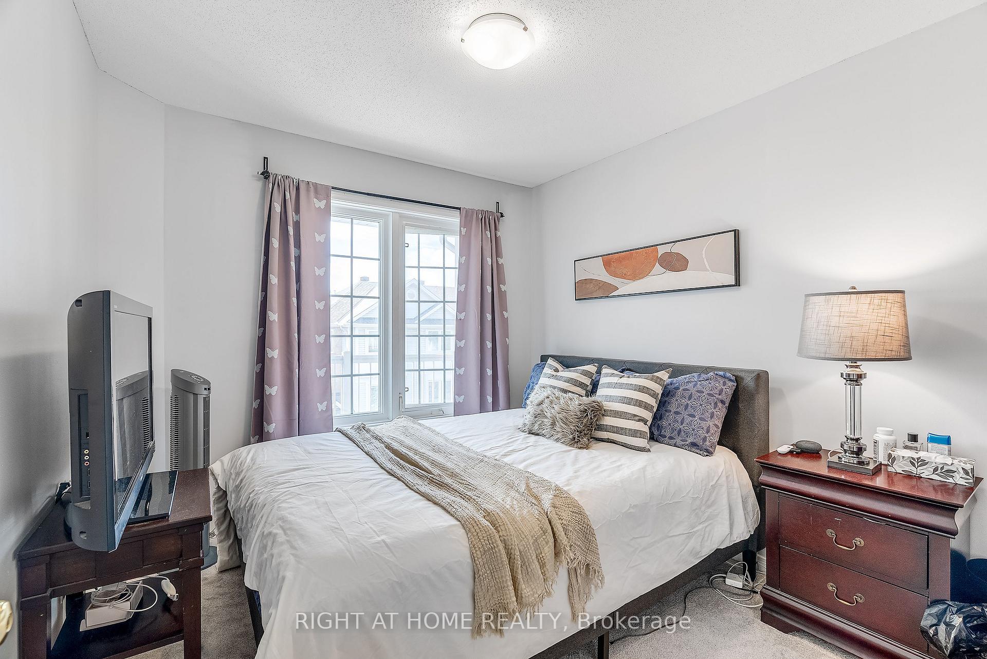 Photo 30 of 134 Fordham Private, Ottawa, Central Park — HOMEH