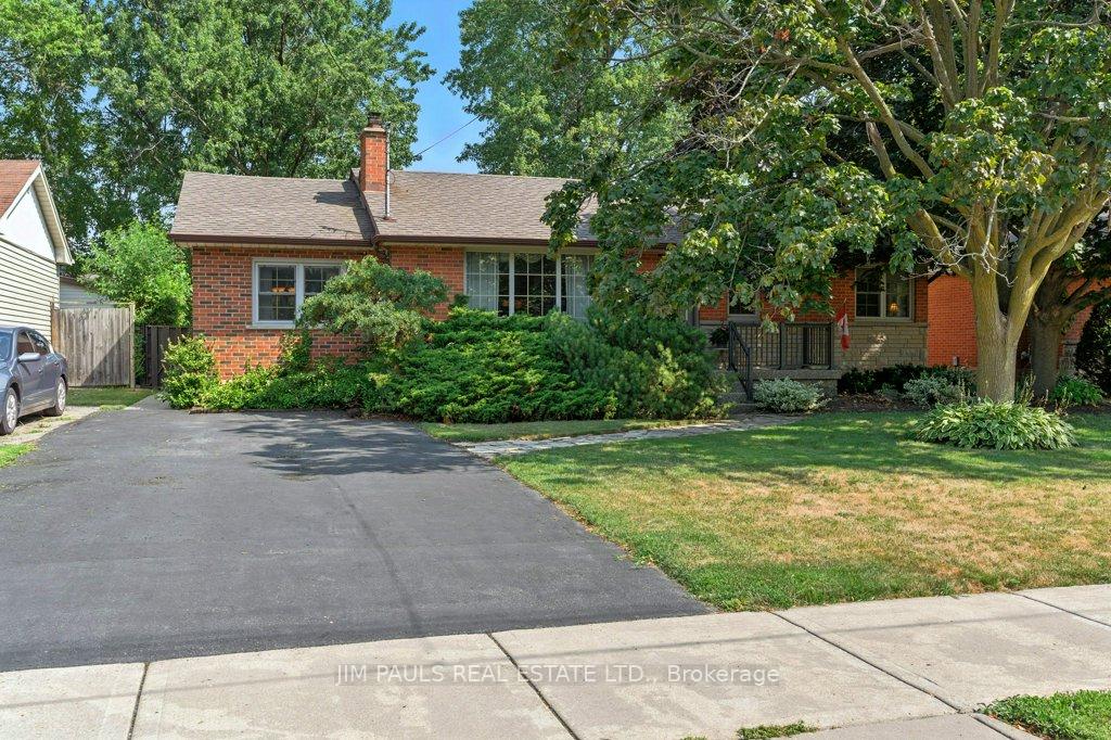 Photo 1 of 207 Broker Drive, Hamilton, Huntington — HOMEH